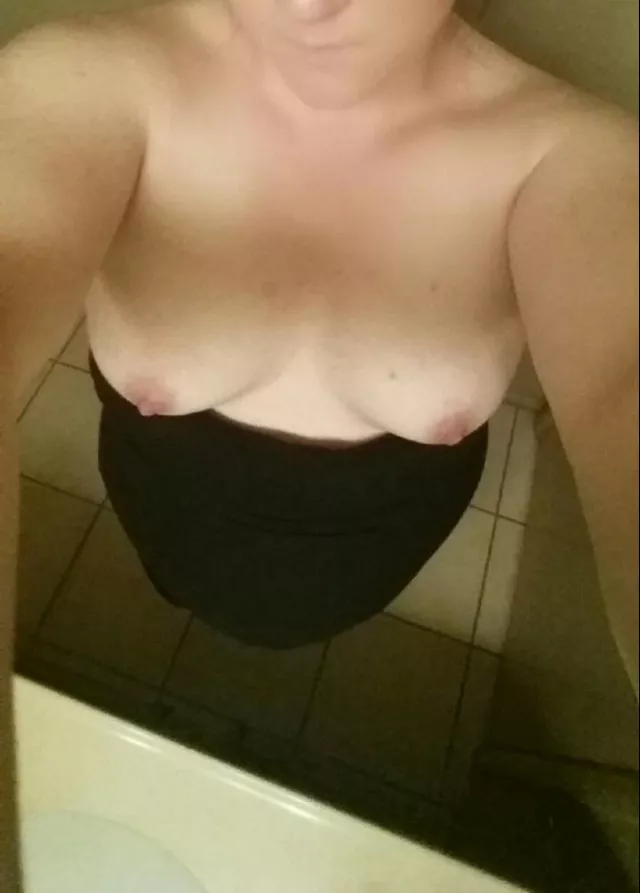 [F] 32 180 5'6 posted by hhowdy123