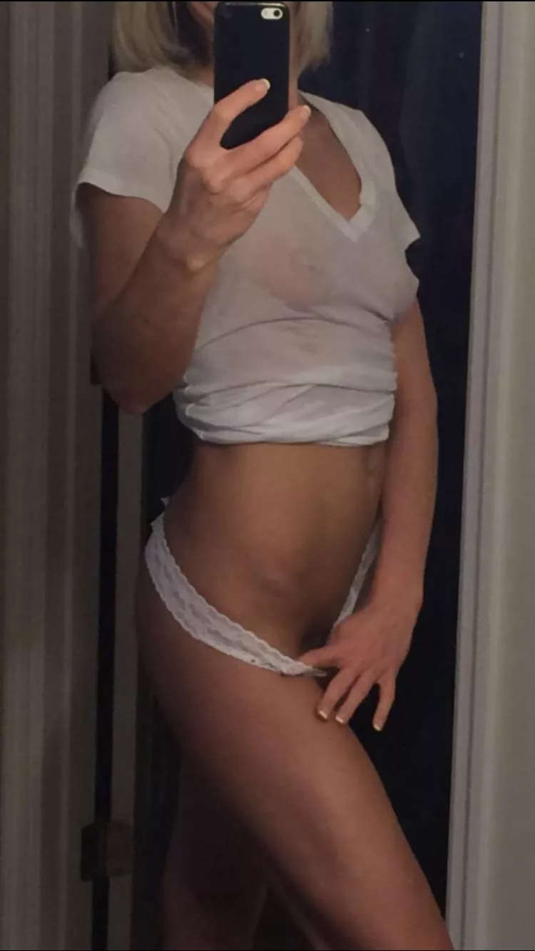 [f] 40 year old milf/hotwife , still think She’s deserving of a tribute? posted by Any-Roll4109