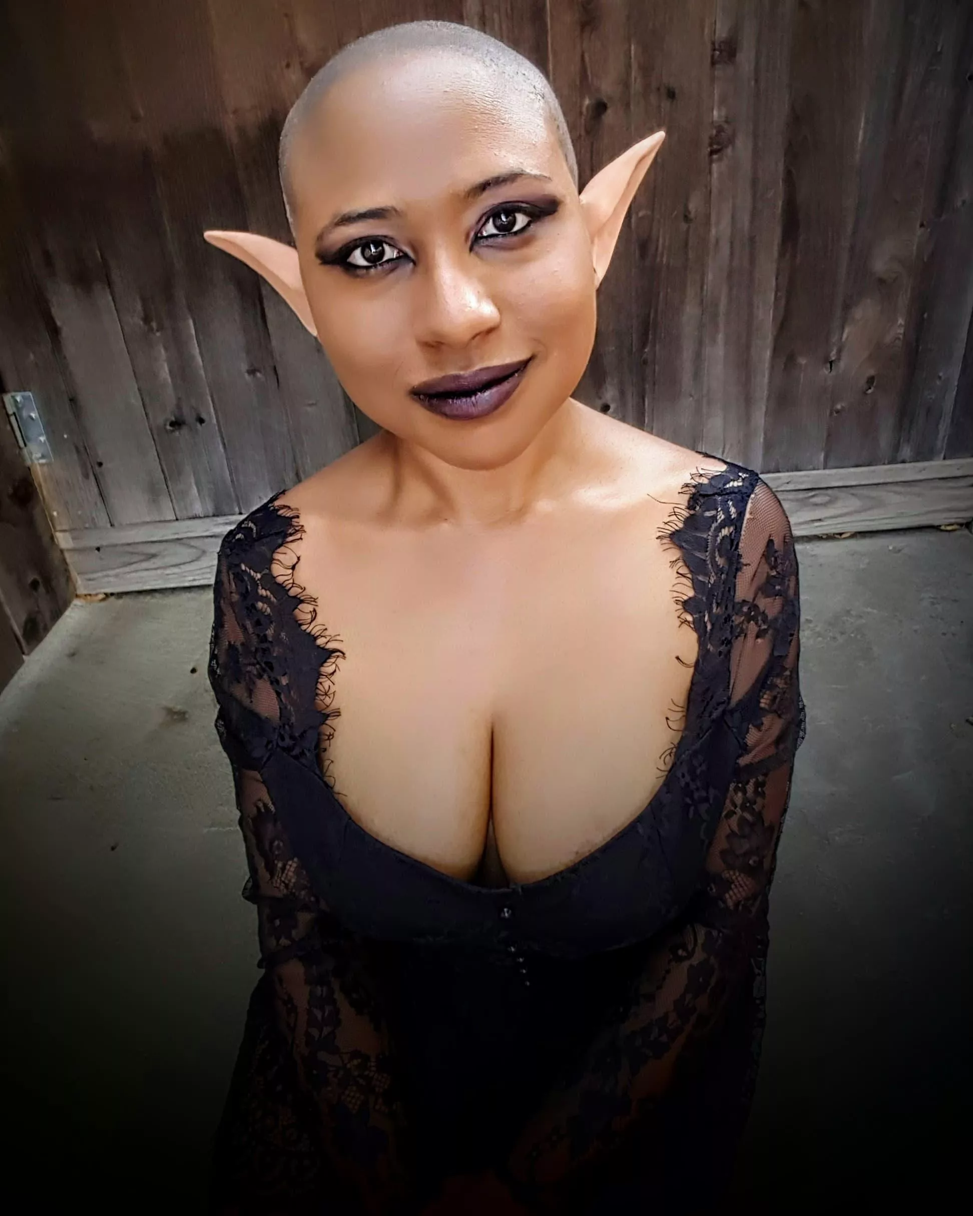 [F] Did a Gothic Elf Cosplay Recently. Felt magical af. Lowkey missing DnD too. posted by AmethystMoon101