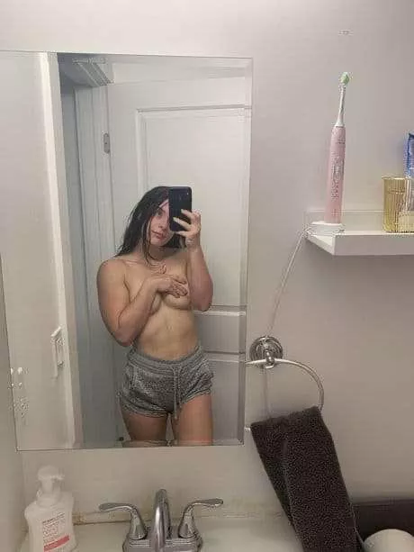 (f) Dm me posted by LFC151