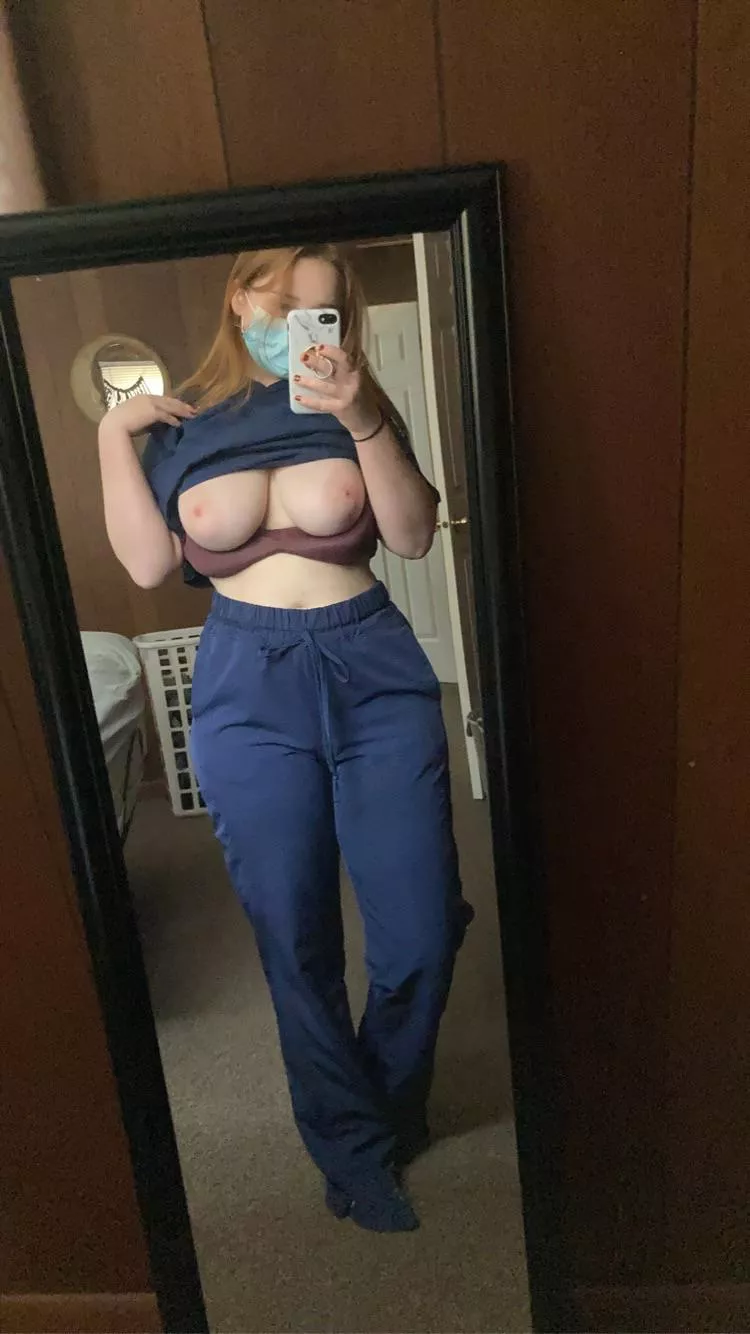 (f) ever wonder what’s under the scrubs? posted by reversetabletopp