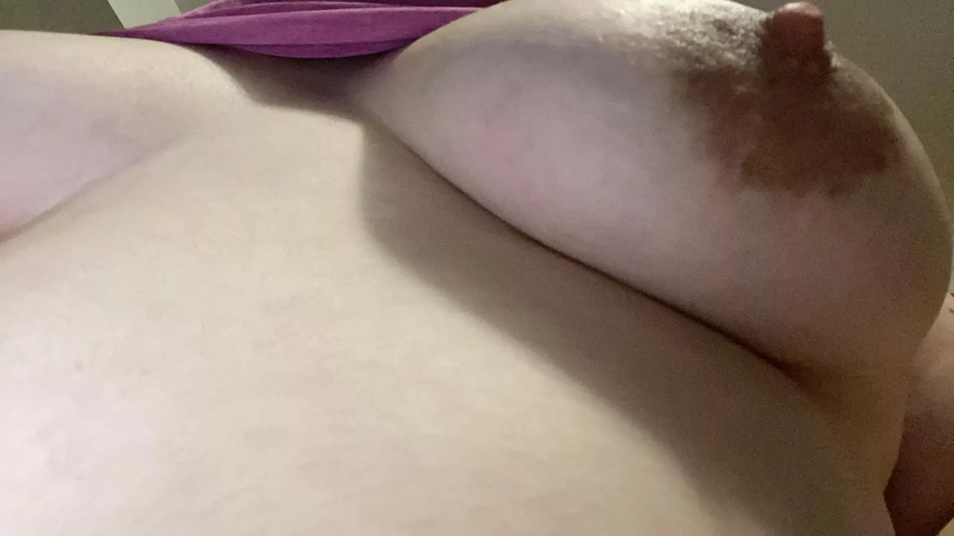 [F] Good for a rough slapping? 28 years old posted by PinkMilfy