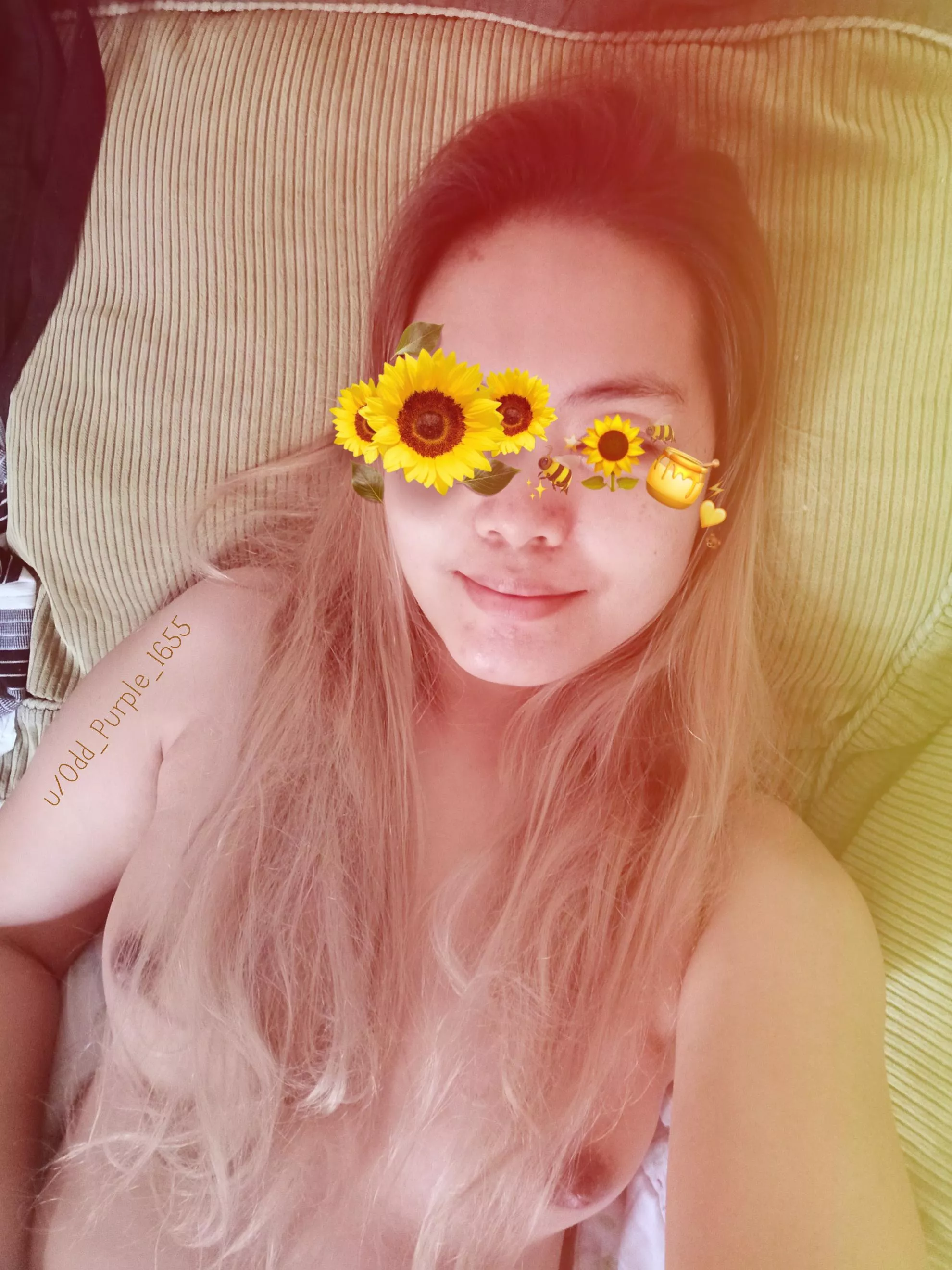 [f] Good morning, loves! Keep shining! ðŸŒ» posted by Odd-Purple-1655