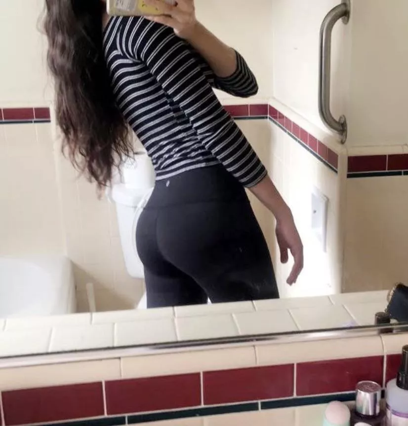 [F] Repost of my tiny booty 🖤 posted by hissyfit620