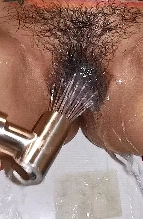 (F) Showering my pussy posted by Joinme06