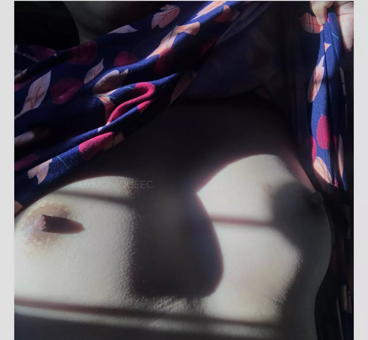 [F] Smol titties posted by MoniqueeC