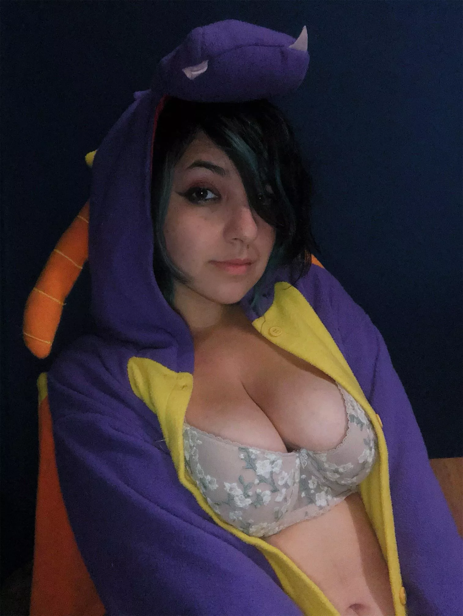 [F] Spyro the dragon onesie and I’m ready for the cold weather posted by Ottie_Ghoul