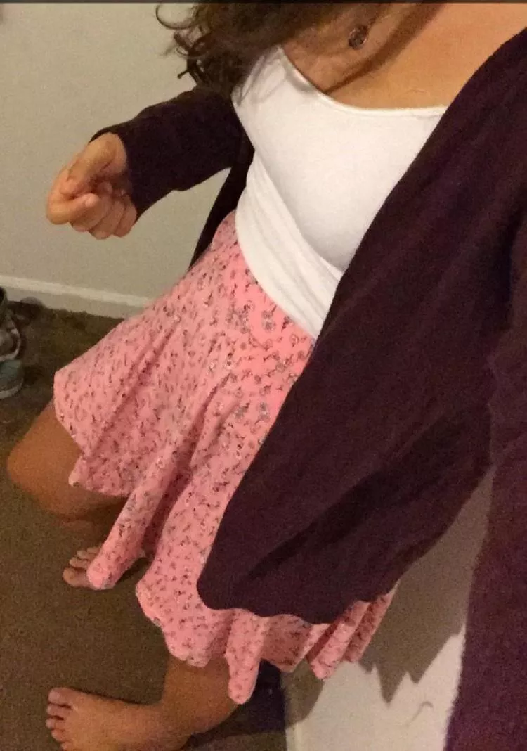 [F] What do you think of my outfit for tonight? posted by throwaway97920308