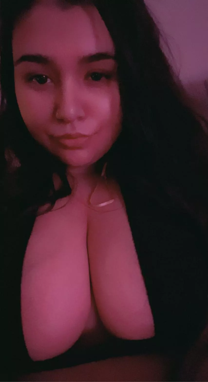 [F] wishing you a happy 2022 😌 posted by uunidentified