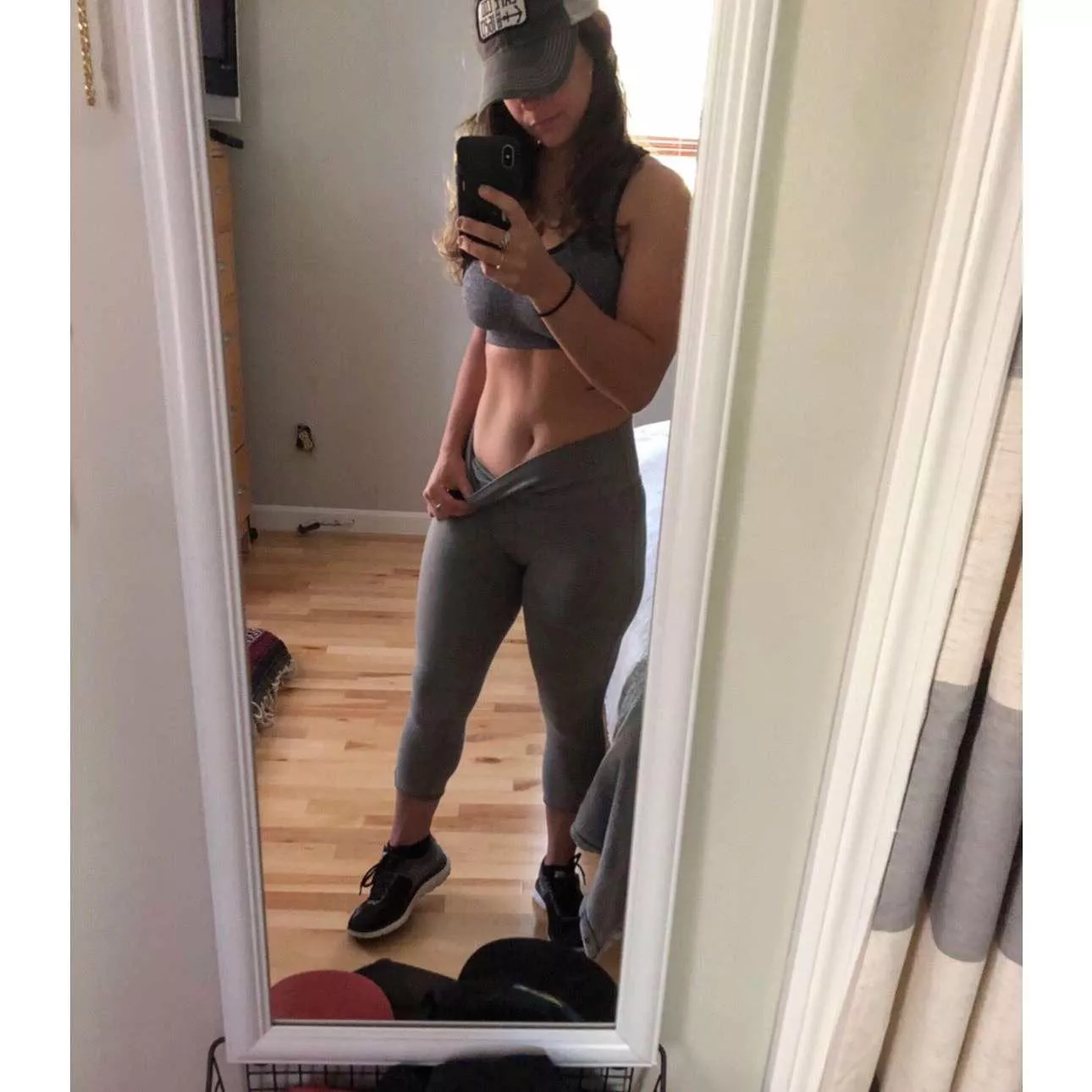 [F27] after a nice workout 💦 posted by nerobz94