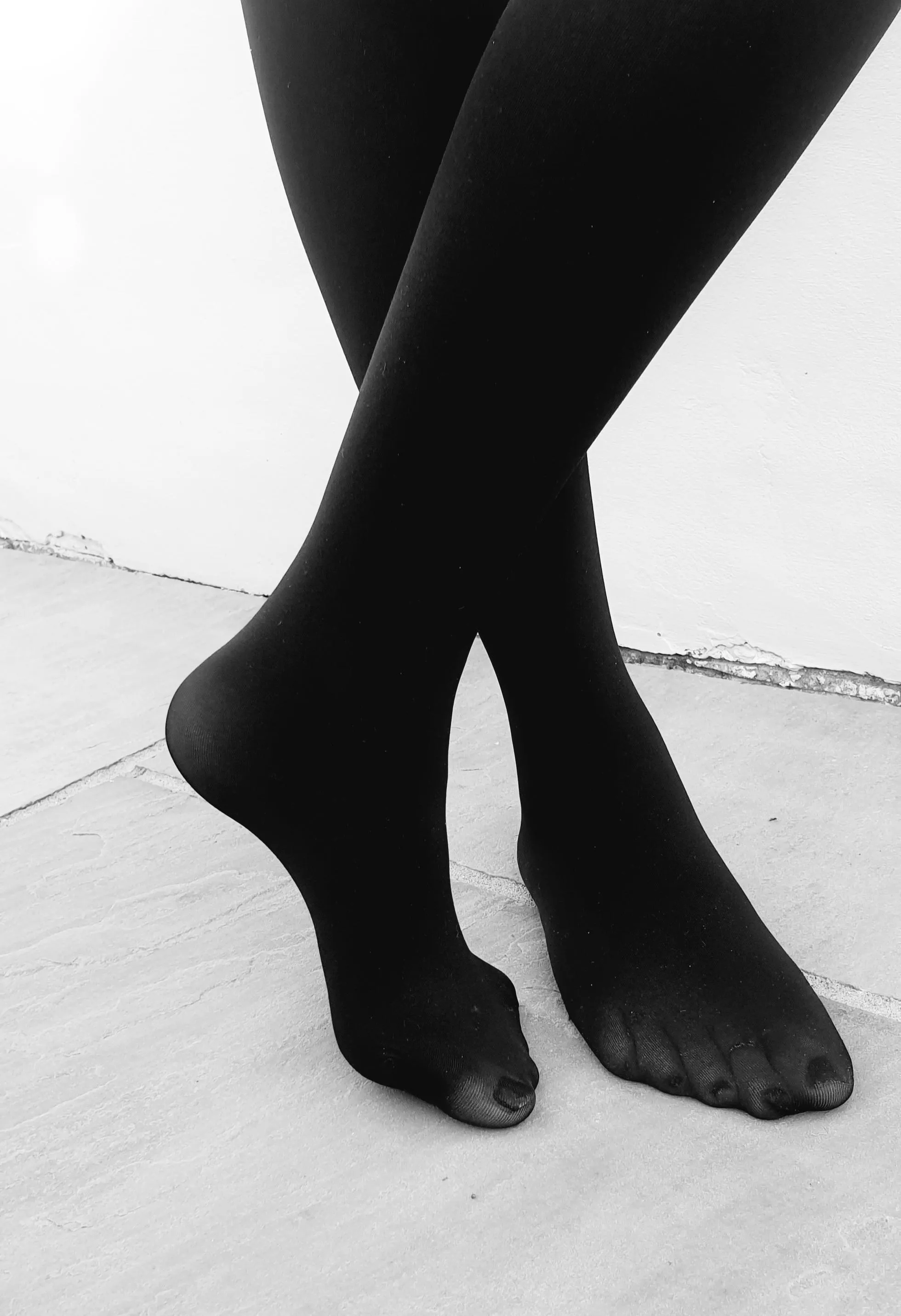 F33 size 5 feet in tights posted by drulfc