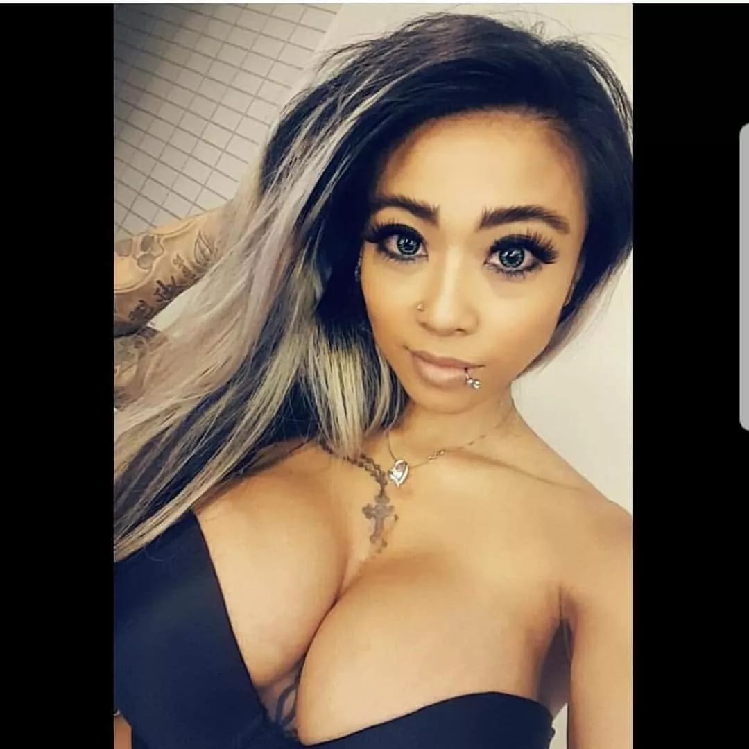 Fake tits Asian babe @inkedcyborg posted by culo_silicona