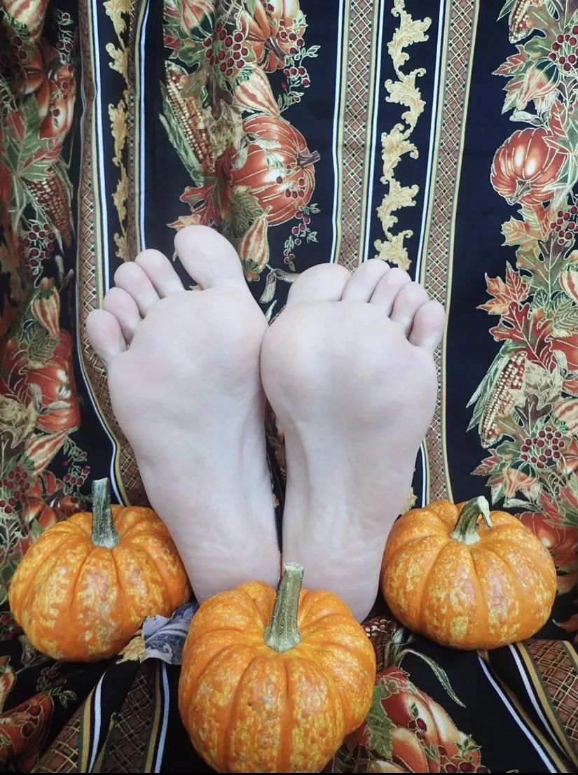 Fall in love with my feet all over again! posted by Anyafootgoddess