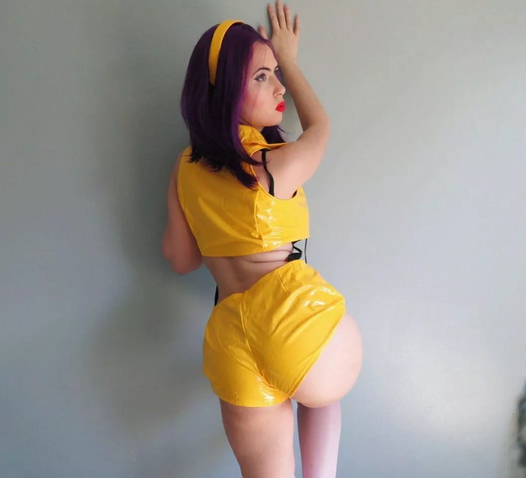 Faye Valentine cosplay by Kessie Vao posted by KestrelleV