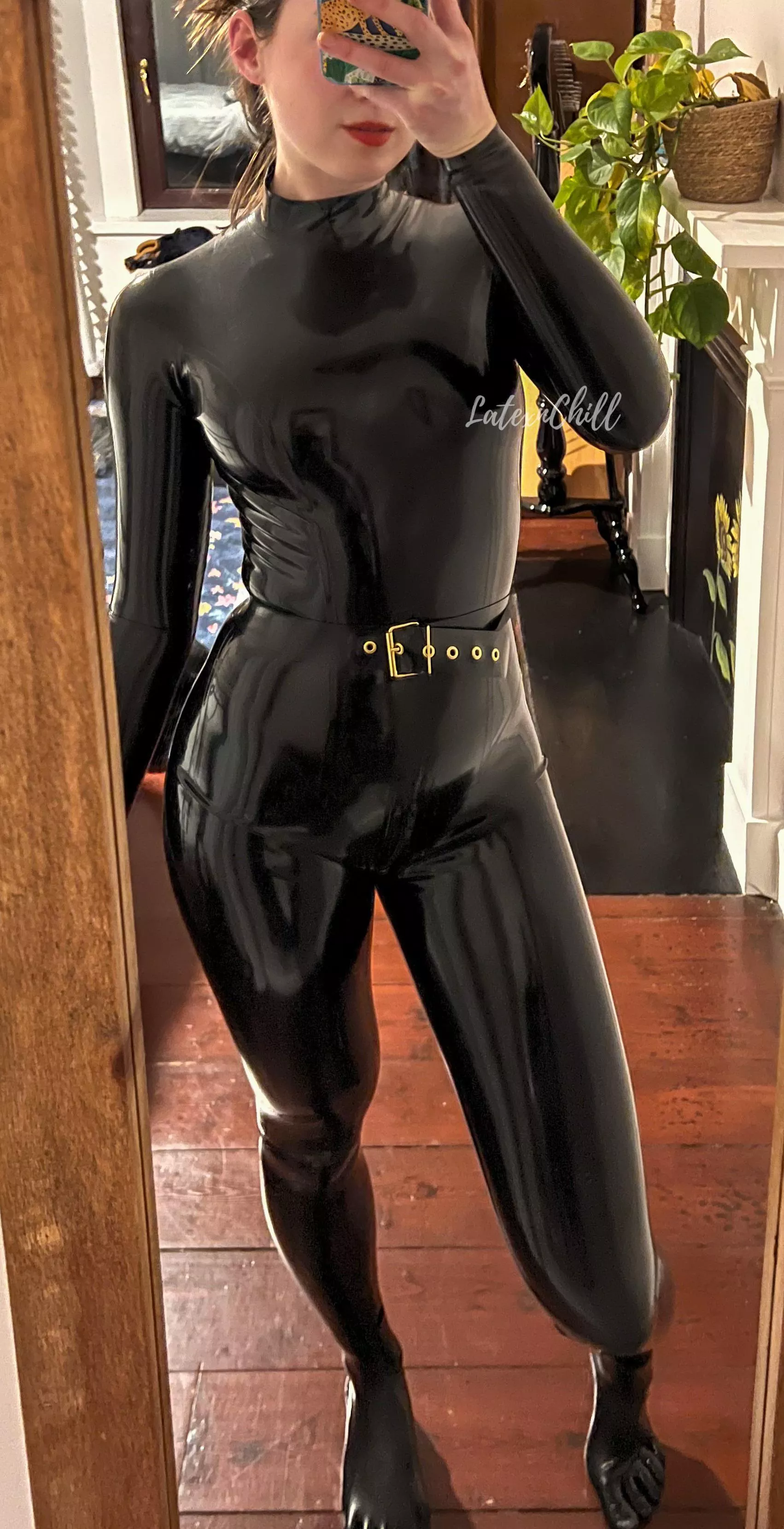 Feeling like a sleek super spy in all black latex posted by LATEXnCHILL