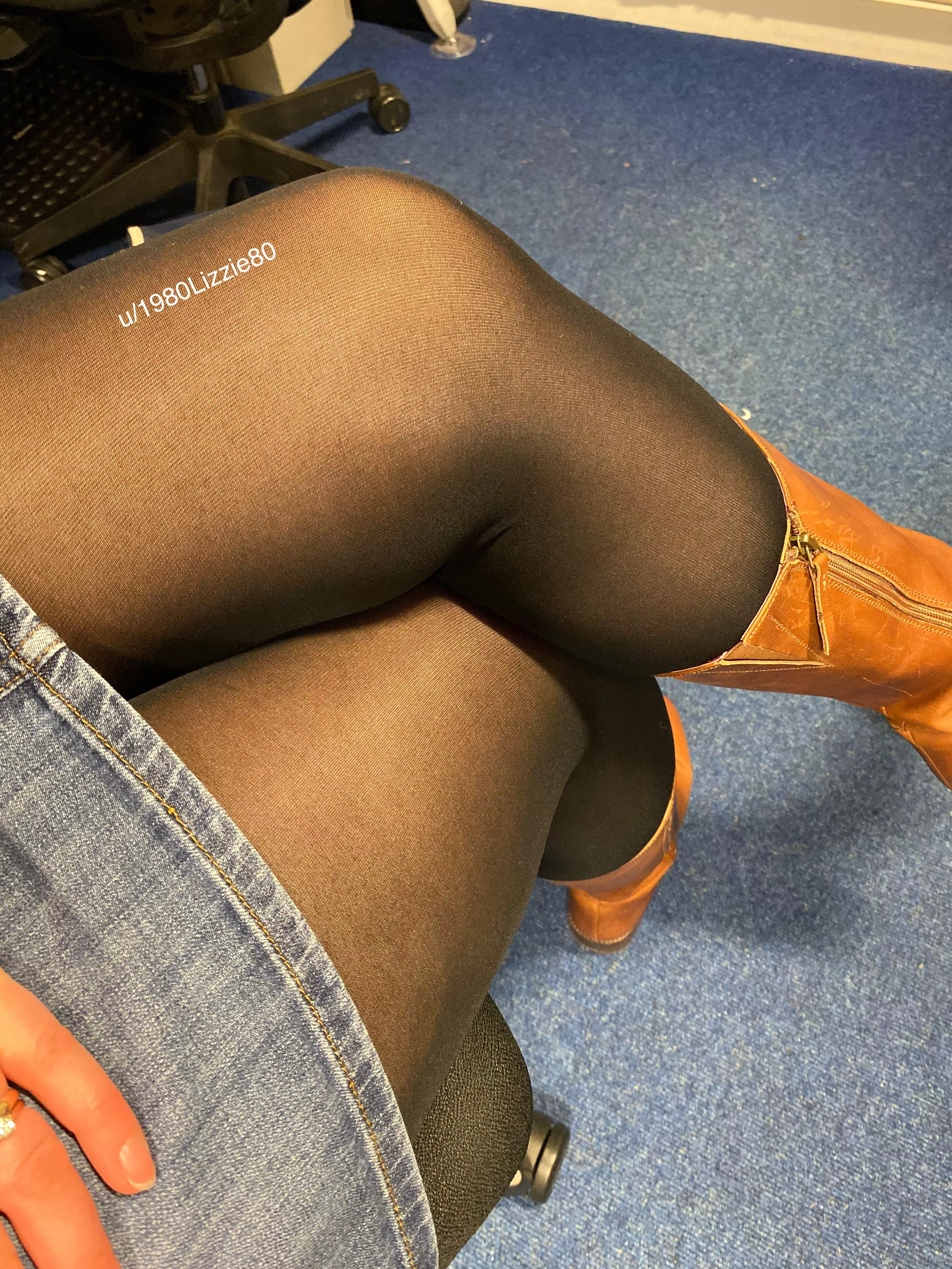 Feeling naughty while at work x posted by 1980Lizzie80