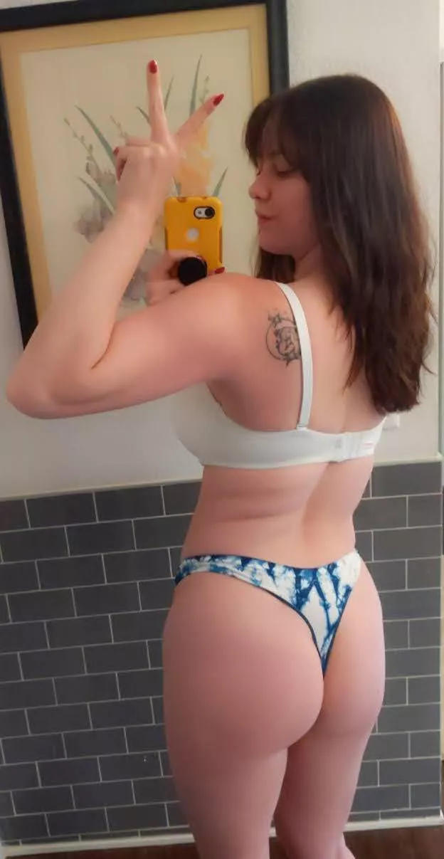 Feeling sexy and 💪 posted by Cheezburqer