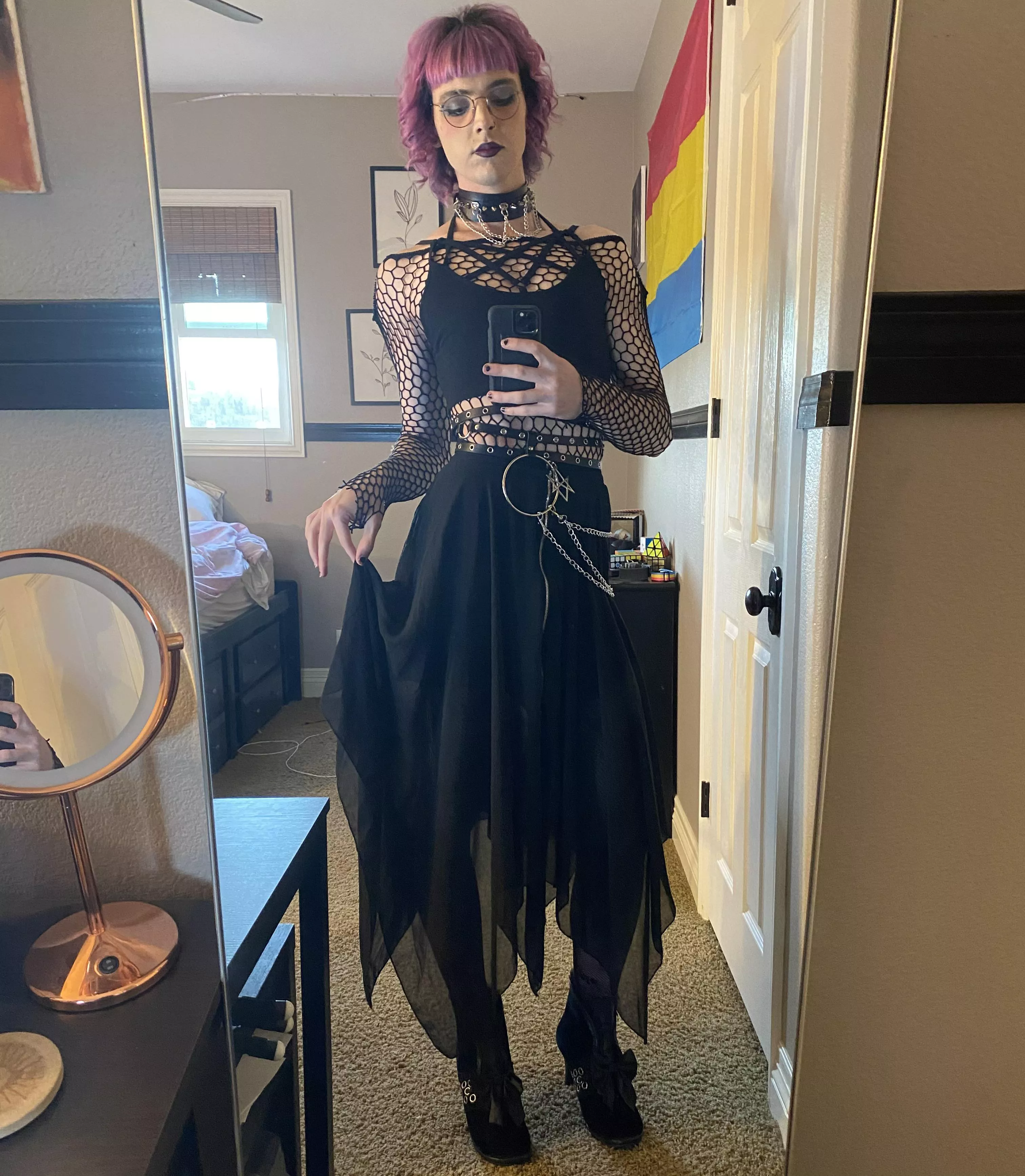 Feeling the Halloween spirit with my new hair 🖤 posted by PanFemboy