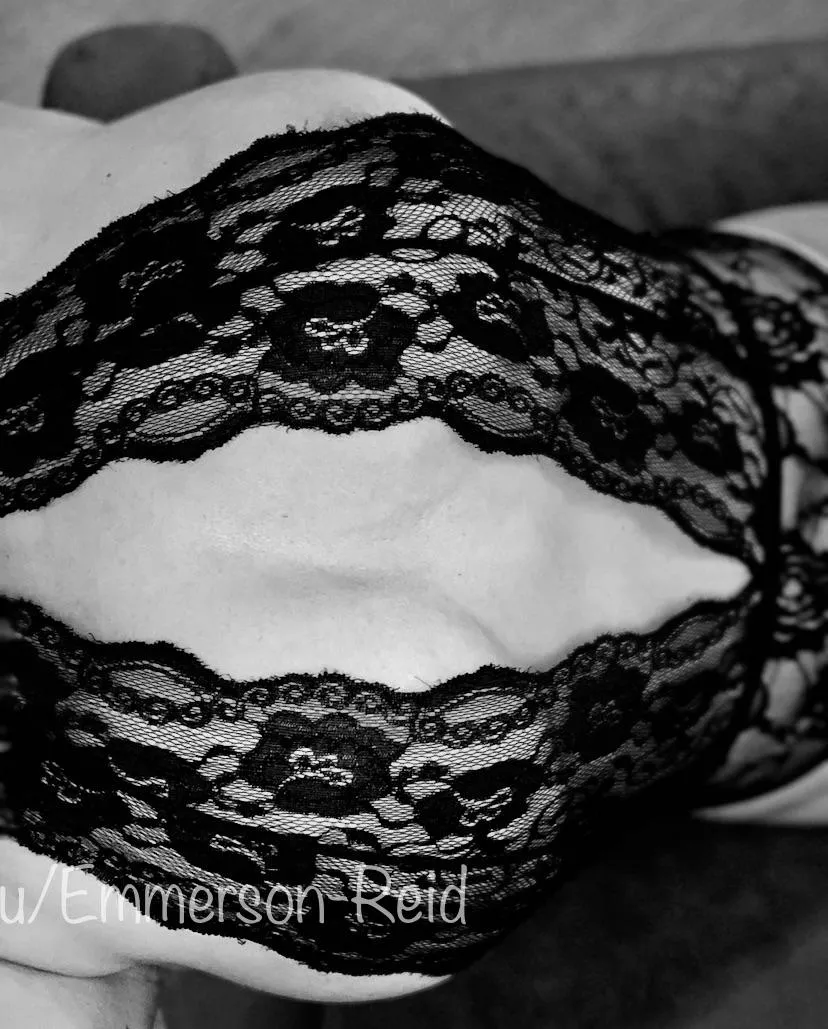 (F)eeling the lace. posted by Emmerson-Reid