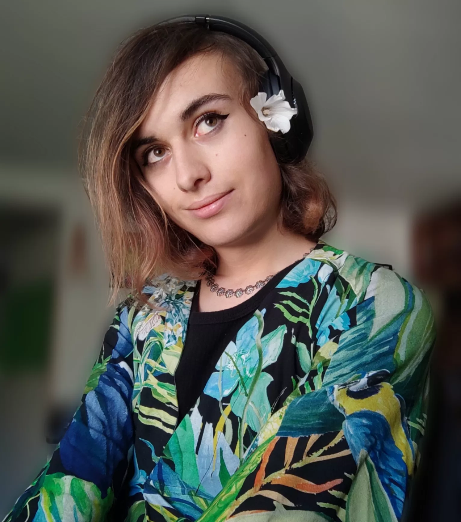 Feeling very 🌺 today! posted by arbiter_of_gay