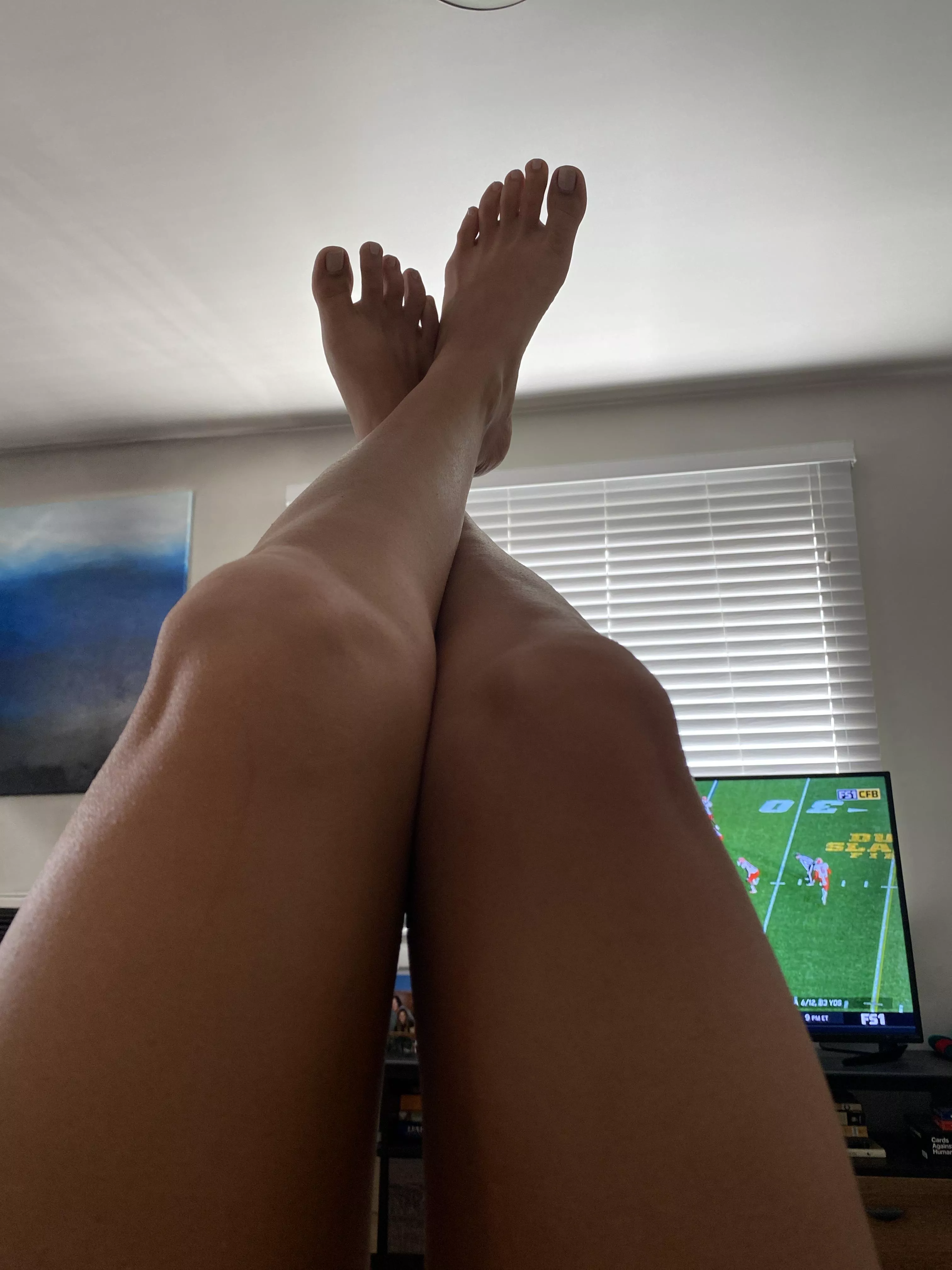 feet & football, who’s gonna watch with me? posted by opheliamayxo