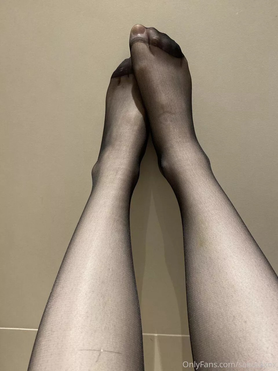 Feet in tights 😜 posted by sakurablossomxox