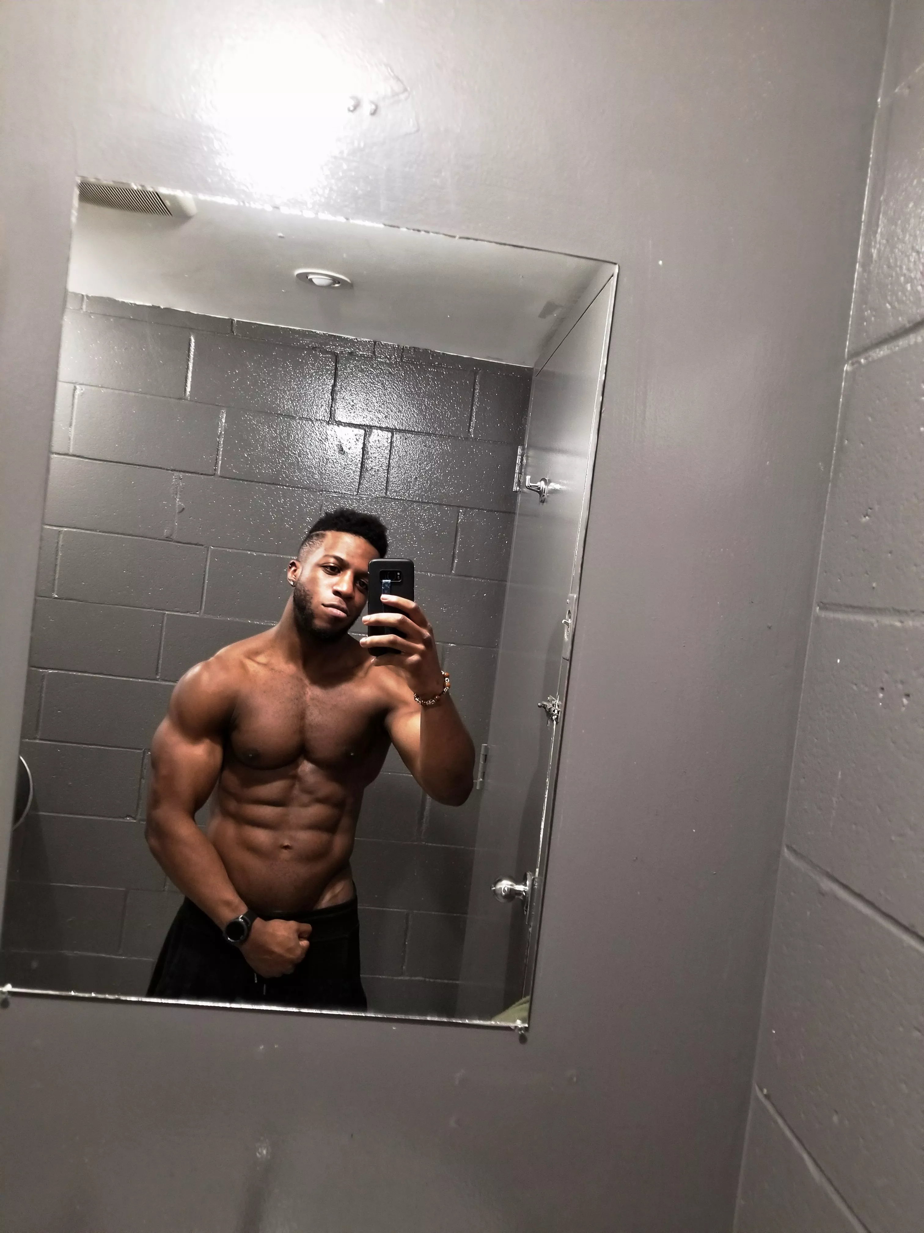 Felt like sharing a gym selfie posted by Kyle281