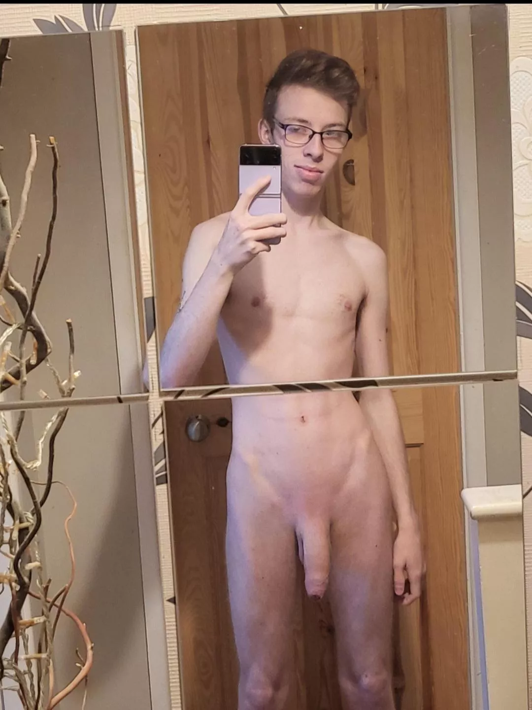 Felt like showing off after a shave 😘 hope you all like it posted by trials-by-fires