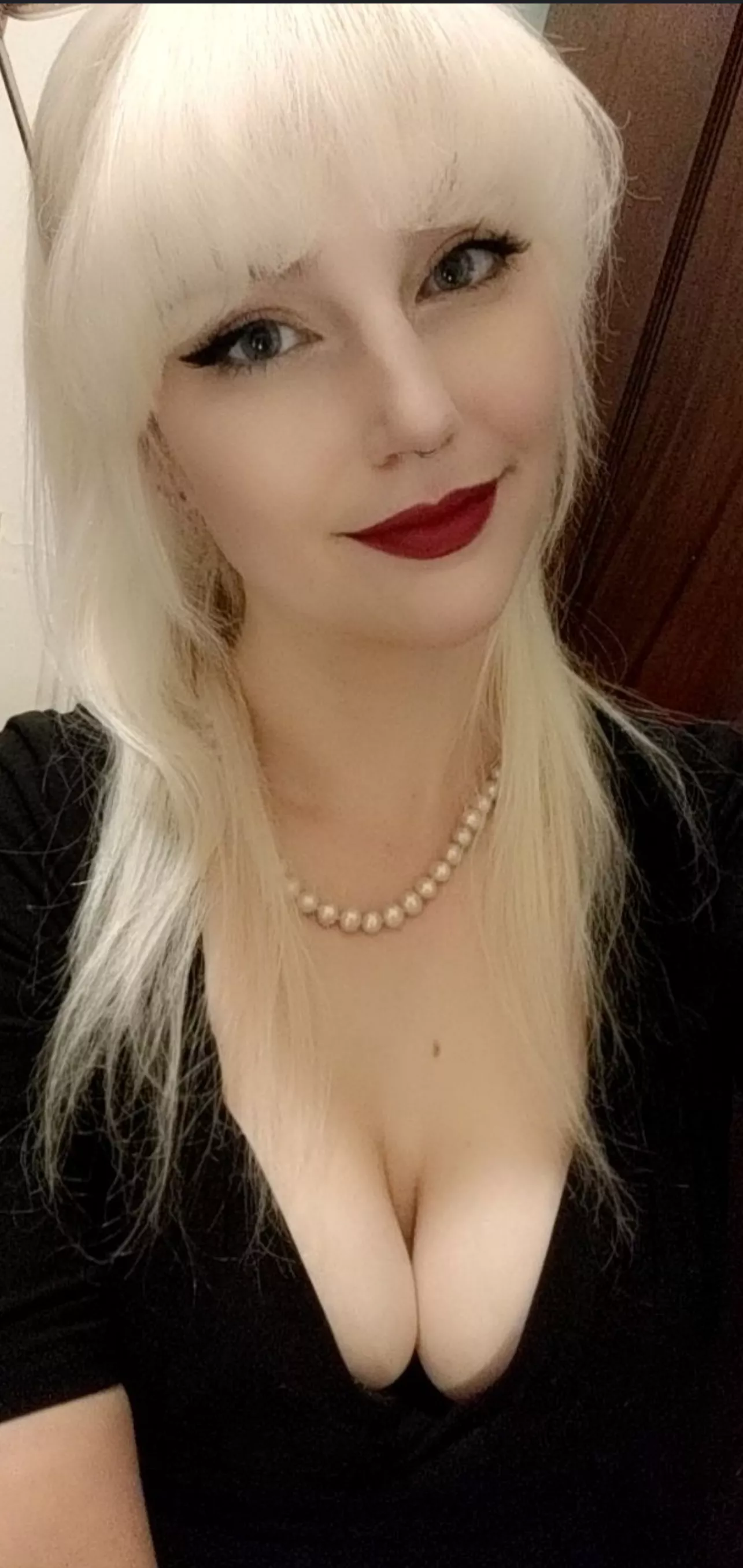 [F]elt spicy and dressed up for the bar a few nights ago! ðŸ¥° posted by Tarallelthiel