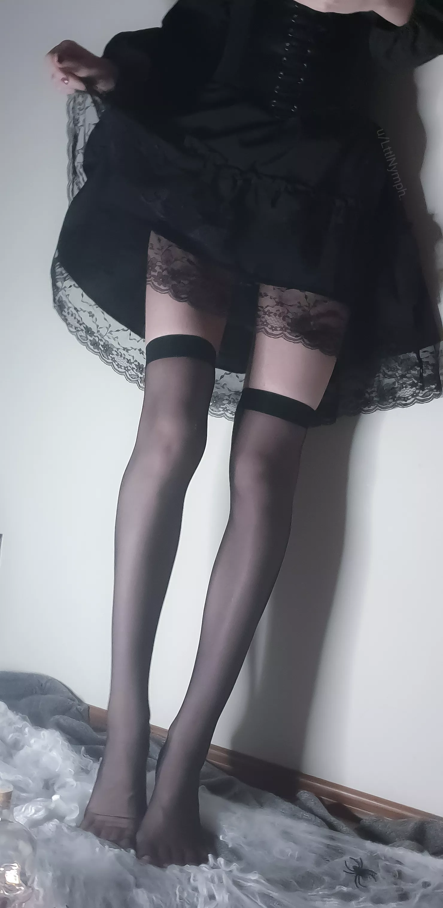 [female] knee-highs or stockings I don't know posted by LttlNymph