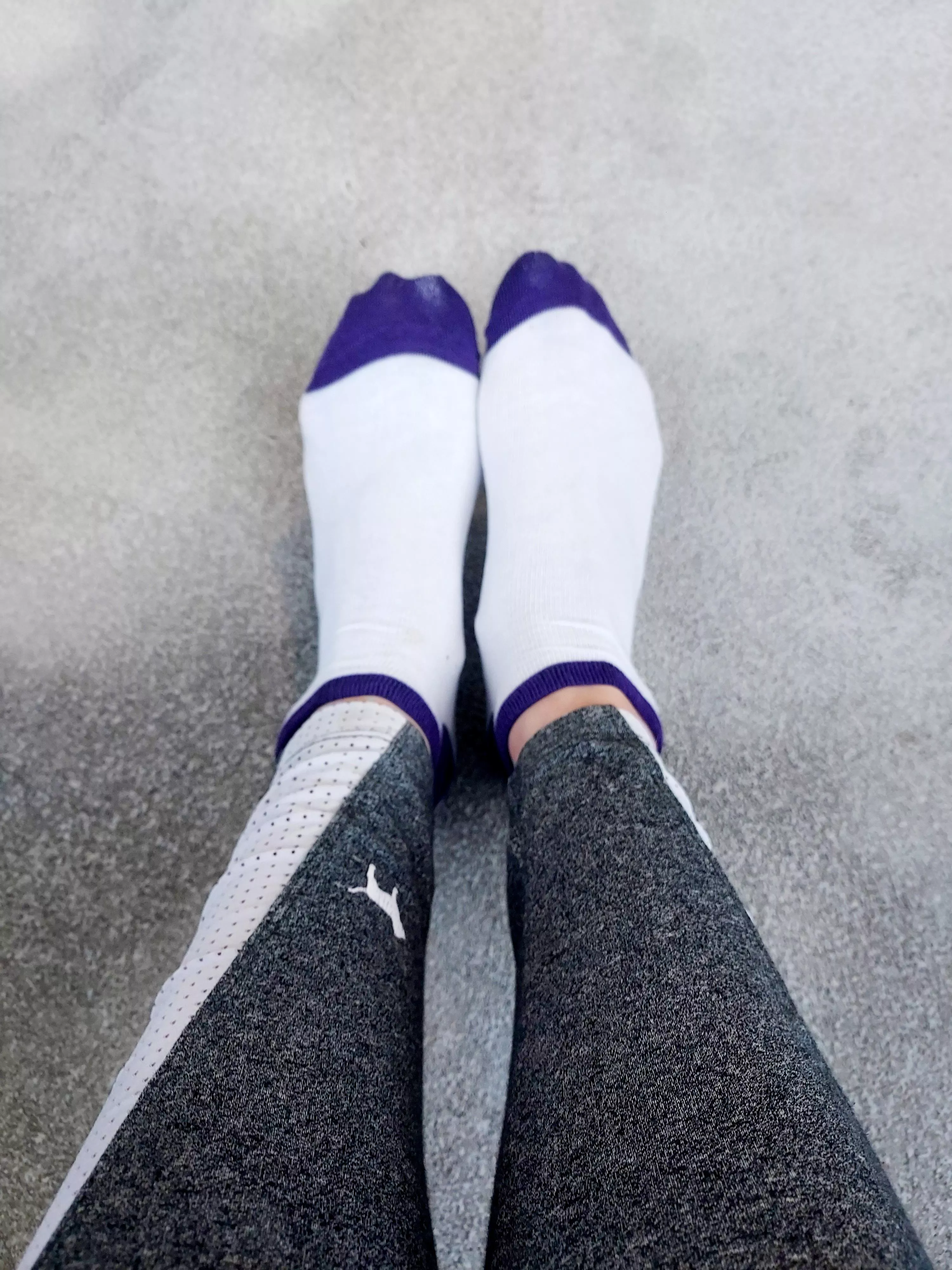 Female, super clean white socks. 👌 posted by SoullessSoles