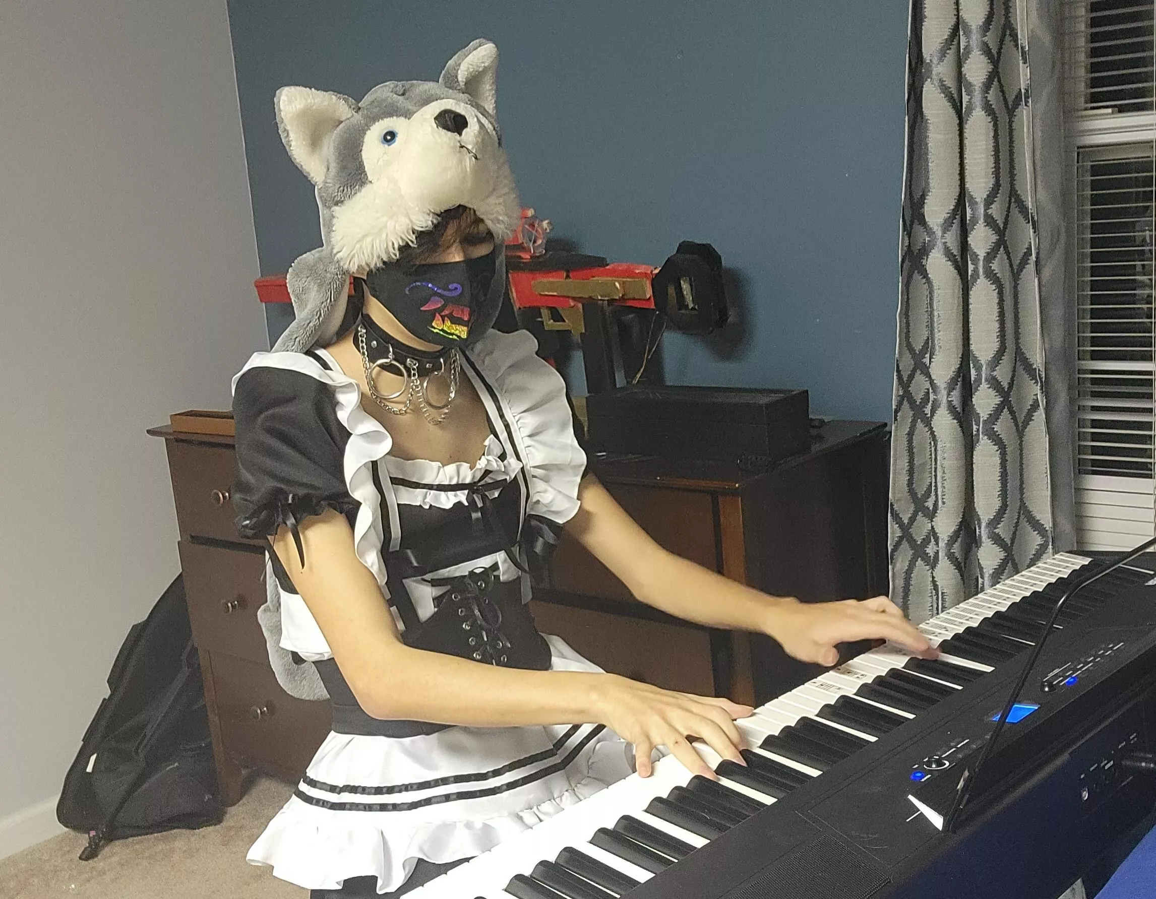 Femboy on da piano, wut he gonna play 😳 posted by willzoneium