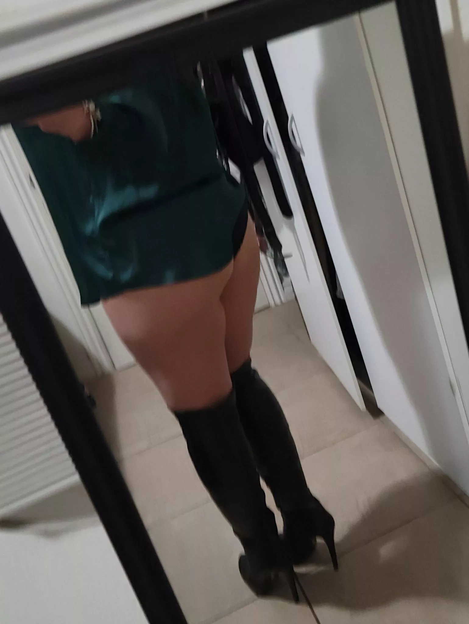 First butt pic! Be nice, kinda scaredðŸ˜š posted by QueenShell822