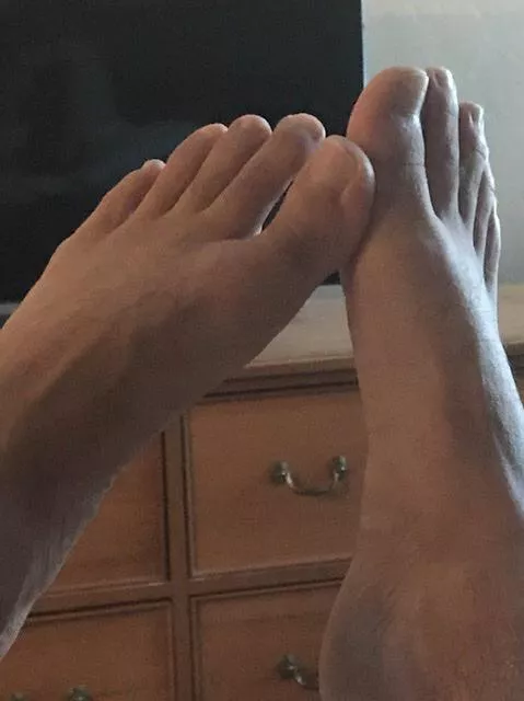 First post. Size 9 and I love to have them pampered by hungry guys! posted by QuietBodybuilder1883