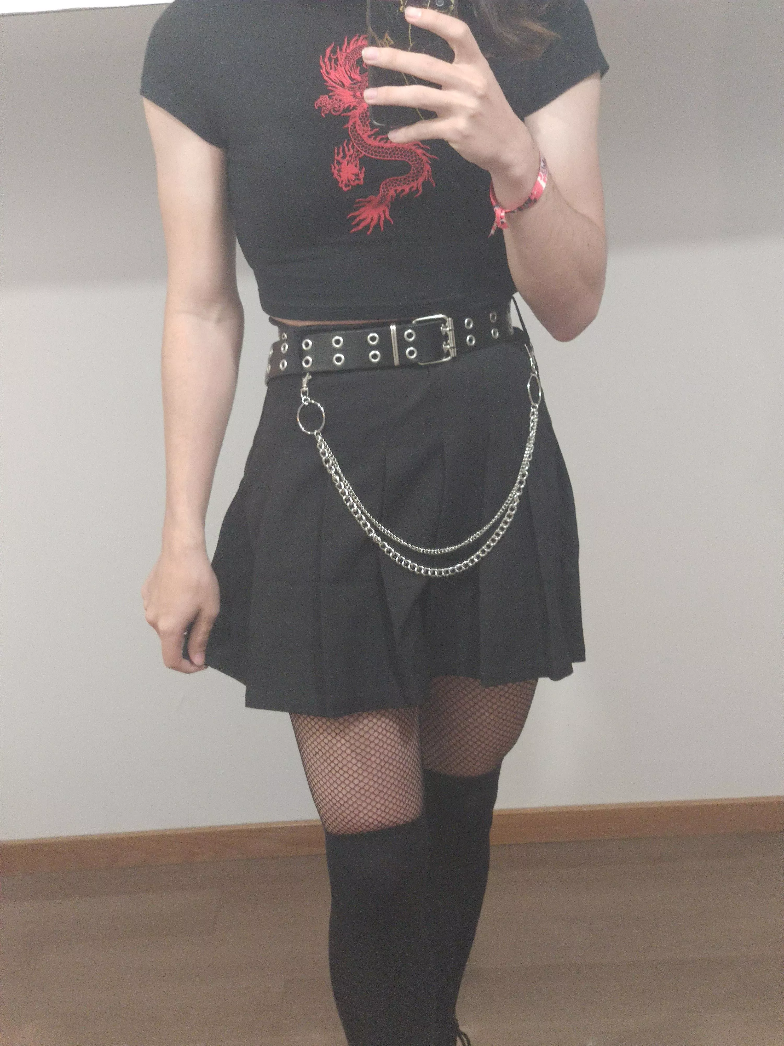 First time posting here. How do I look? posted by LFChaeshi