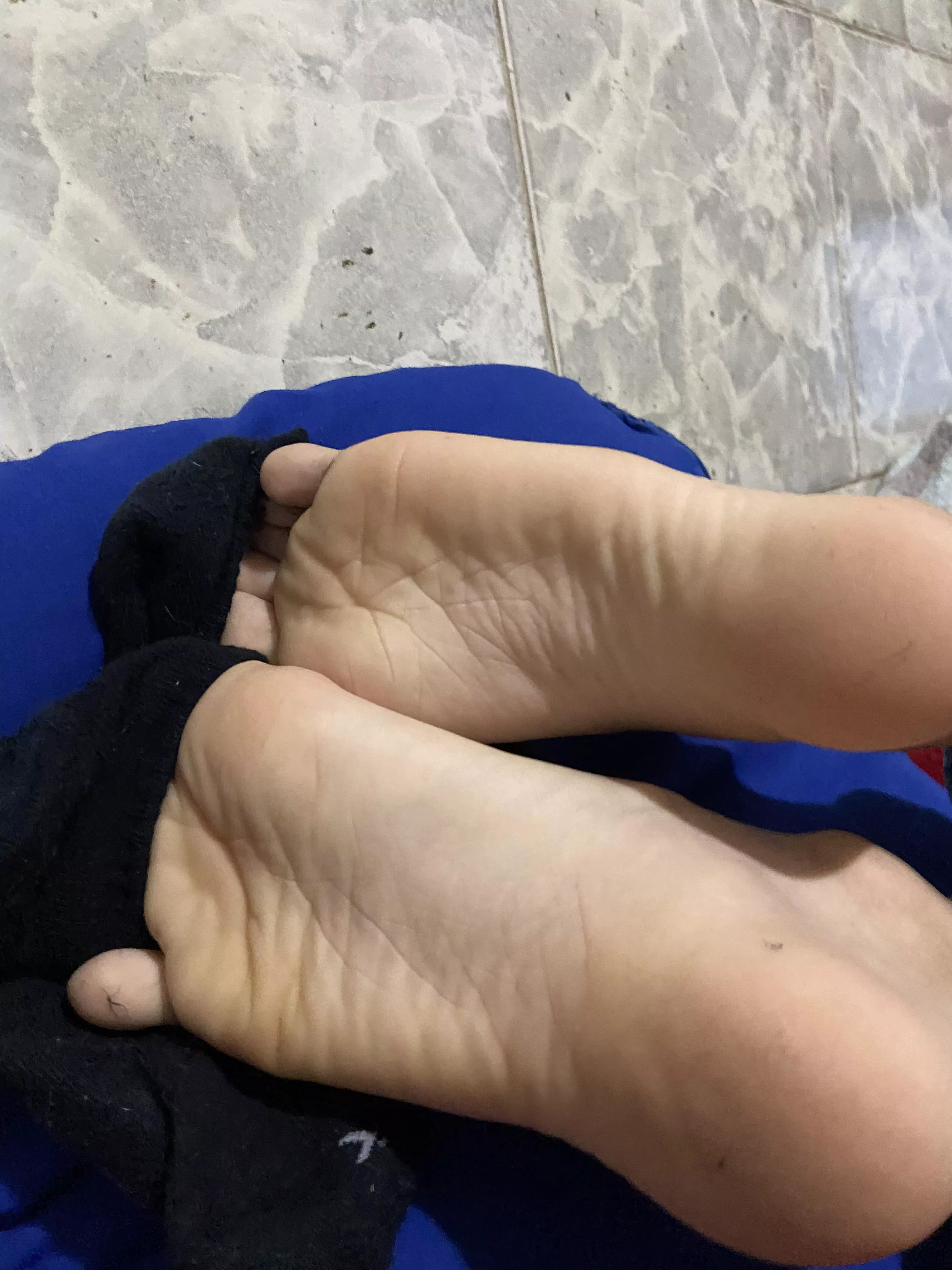 fish take my socks off, i’ll let u play w my feet after. 😋😈 dms/pms r welcome posted by pessbeach