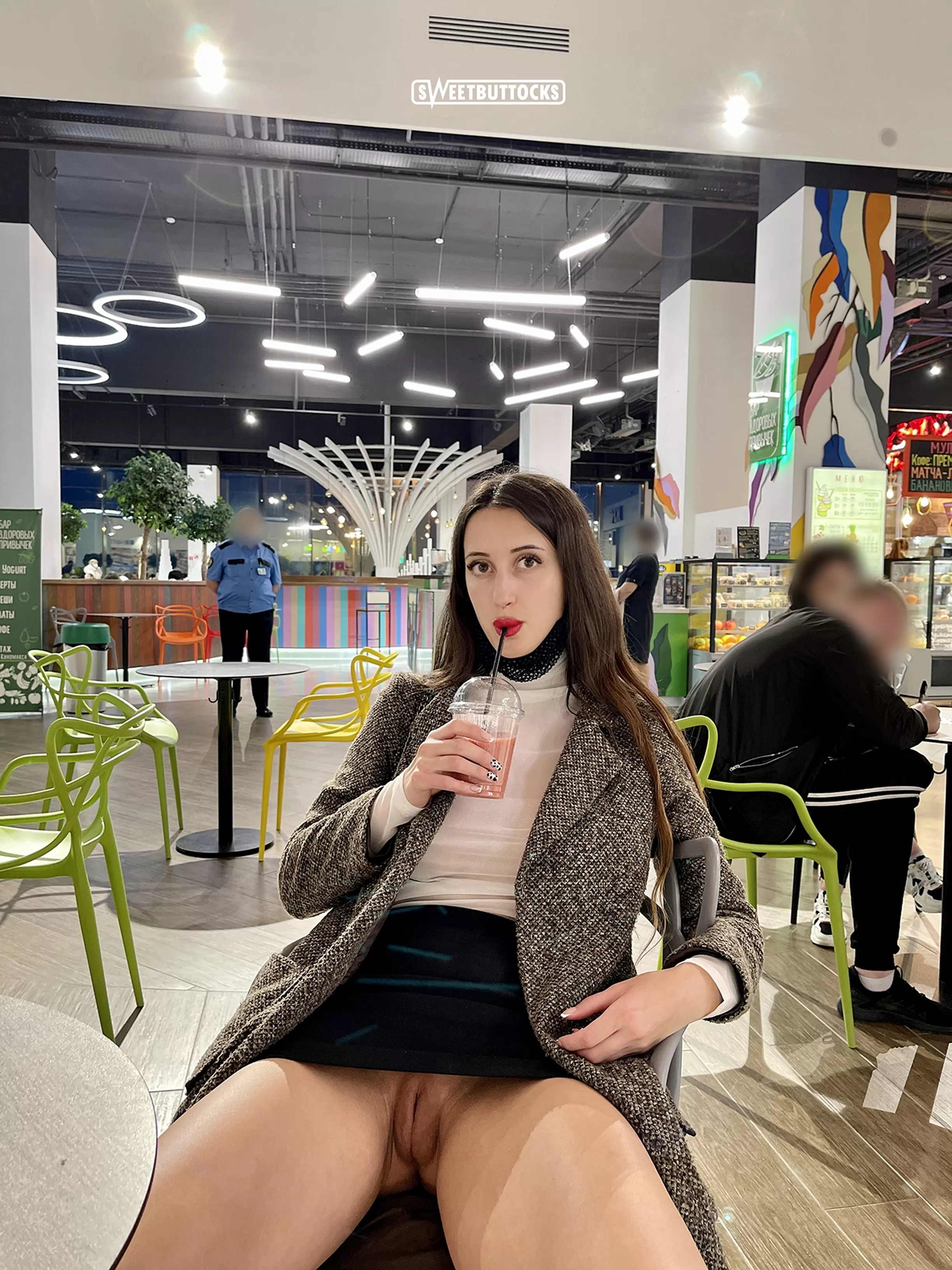 Flashing my wet pussy in public place! posted by sweetbuttockss