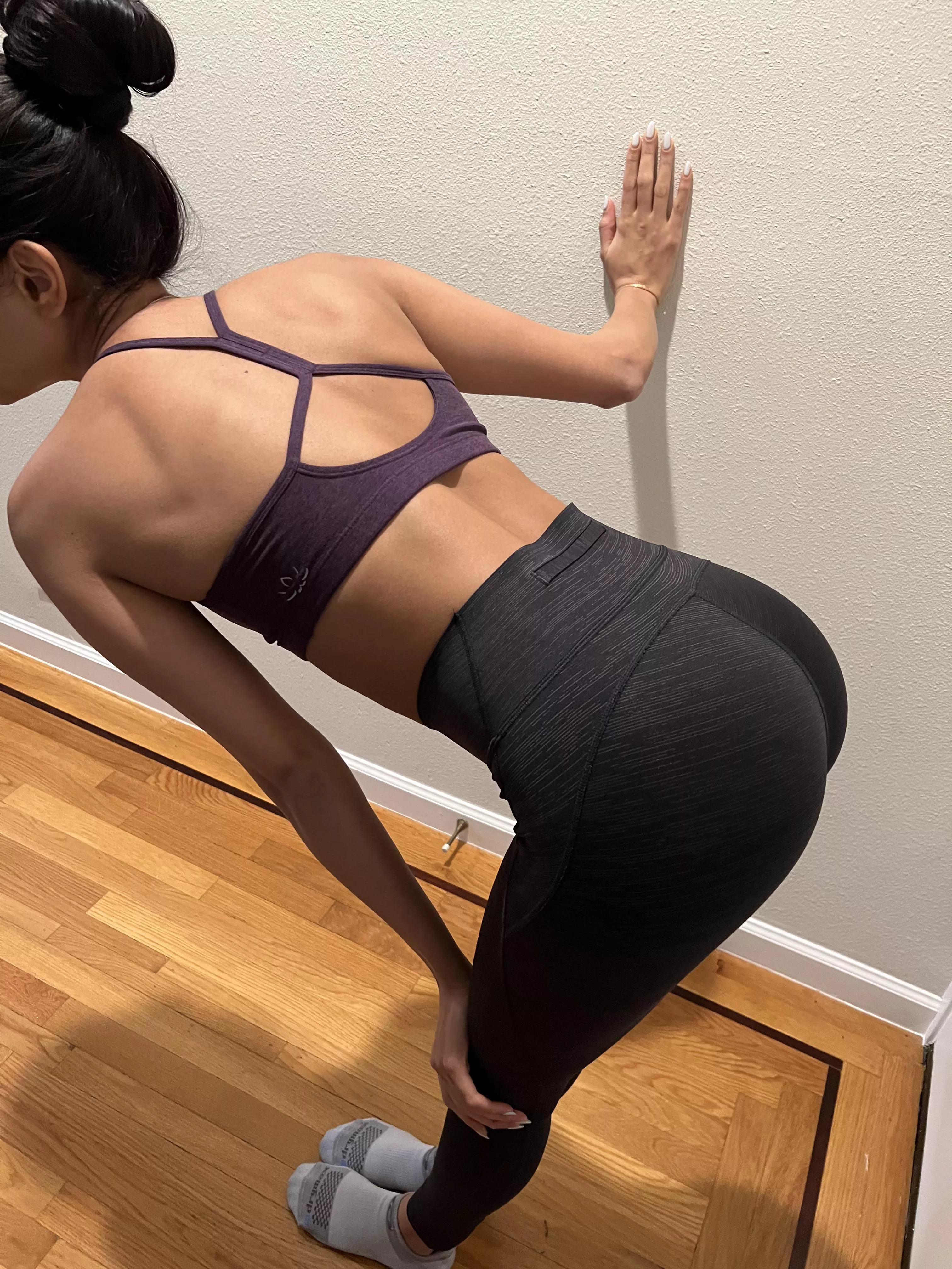 [F][OC] Warm up for yoga class ;) posted by Throwaway_140727