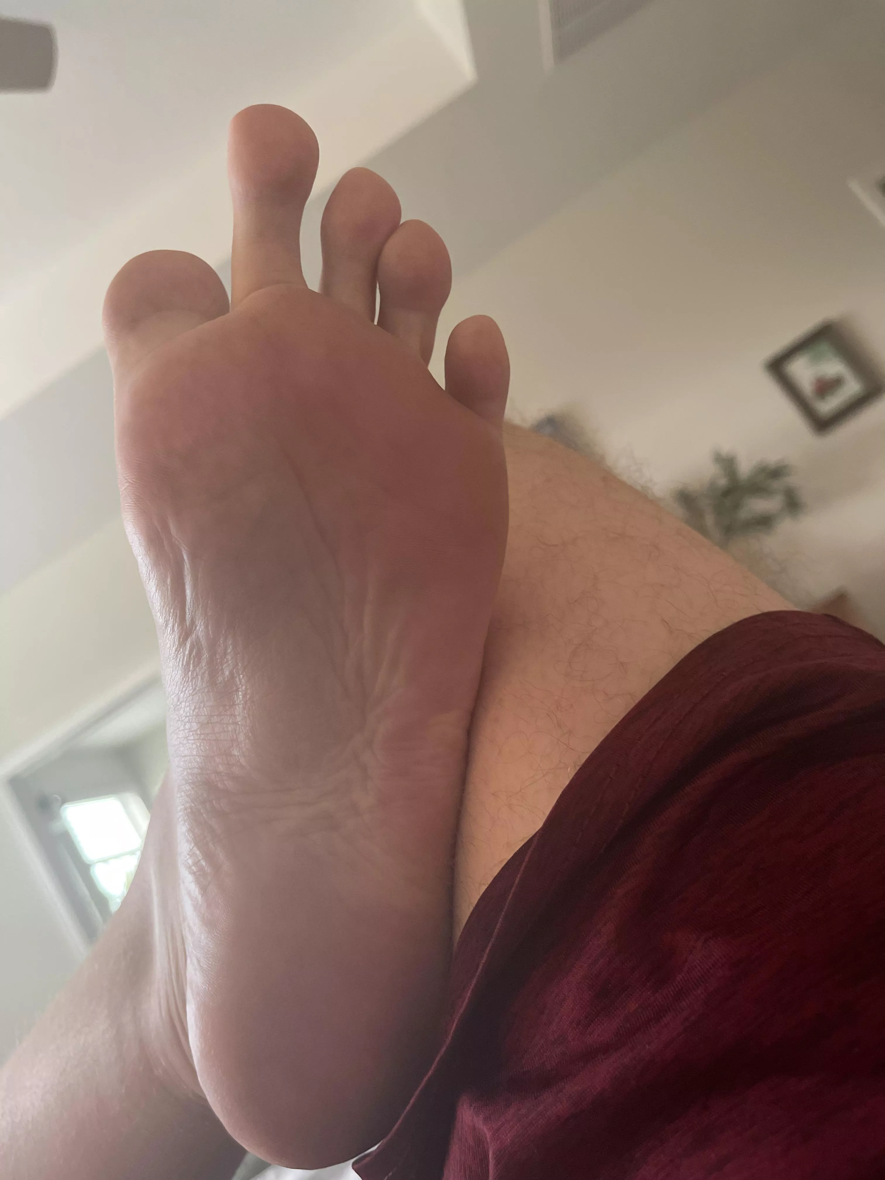 Foot job anyone…? These long toes work wonders 😁 posted by whaaaa8787