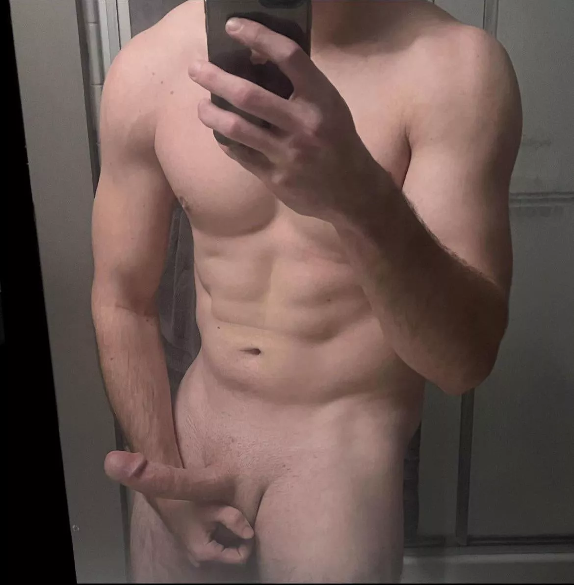 For the 91 people online, upvote if you’d give me a blowjob :) posted by STL_BiBull