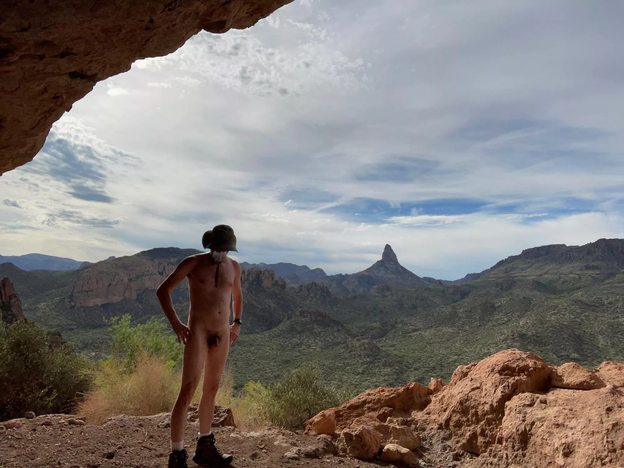 Found a nice room with a view to relax in on my hike posted by Boobluvr0069