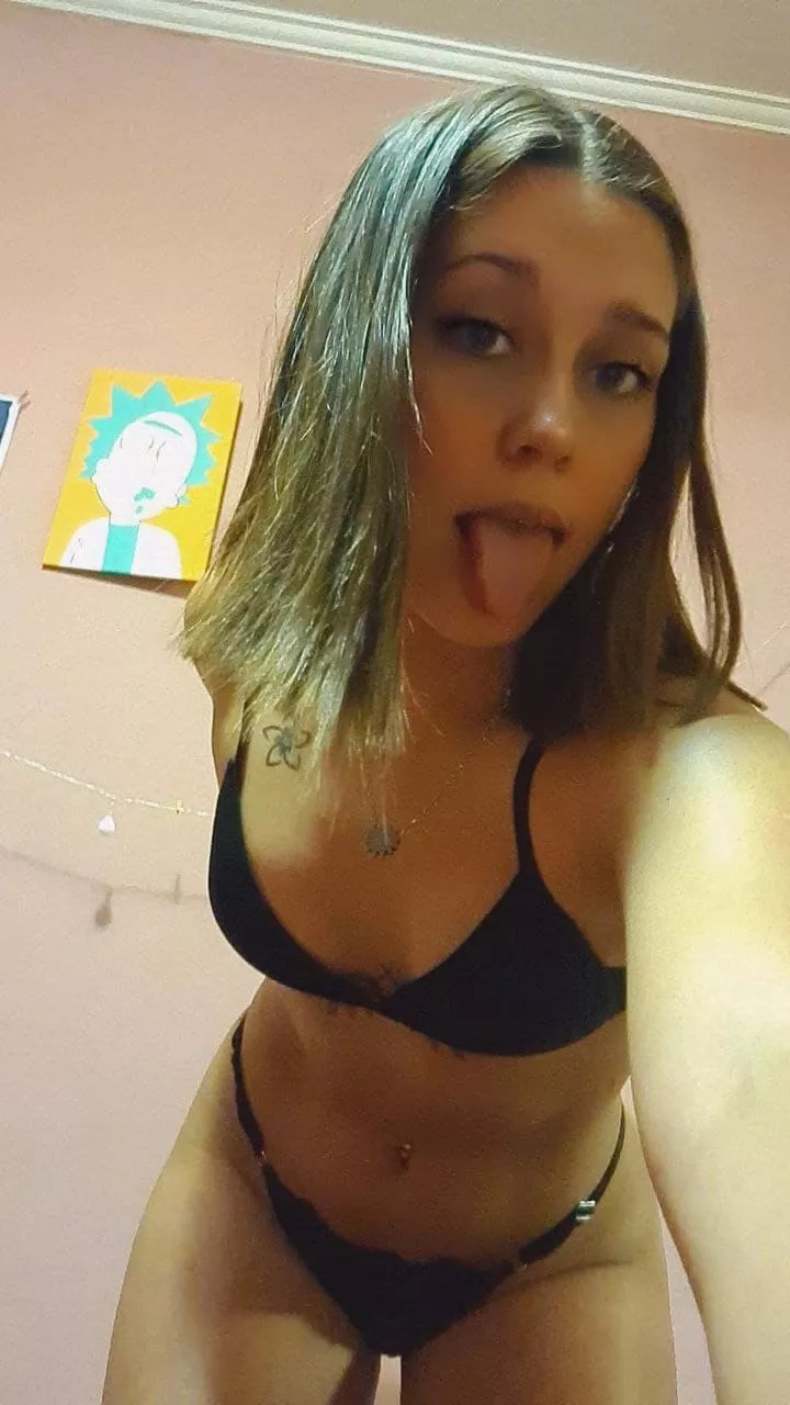 FREE dick rate today ðŸ¥³ðŸ¥³ 50% OFF ðŸ˜‹ 18 yo PE student ðŸ‹ï¸â€â™€ï¸ ðŸ Best sexting of your life ðŸ Honest dick rating ðŸ VERY Interactive ðŸ Customs ðŸ’¦ ðŸ Solo posted by BabyXiamiOF