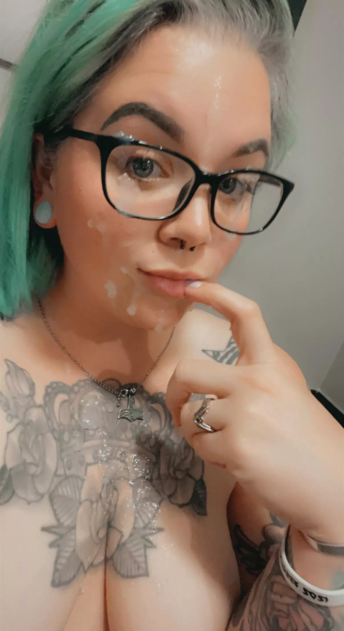 Fresh facial posted by mixiesplay