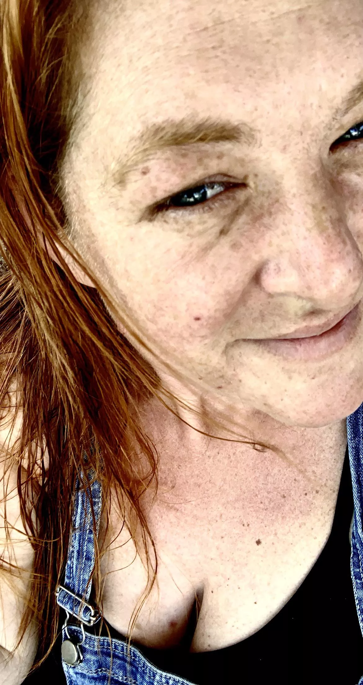 Fresh from the shower. No makeup to hide my freckles. posted by Lisetta0810