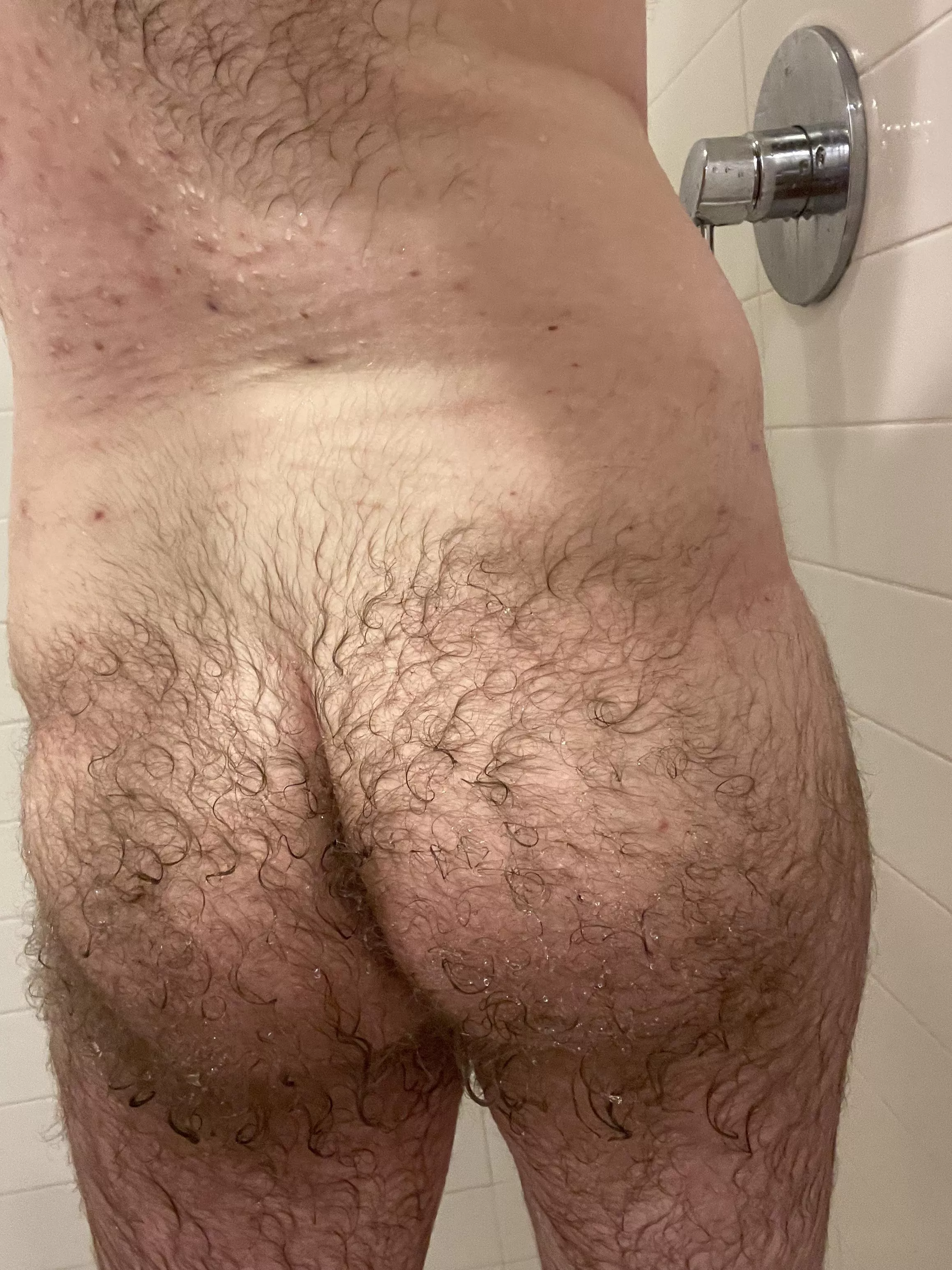 Fresh out of the shower 🧼 posted by PricklyCactus44