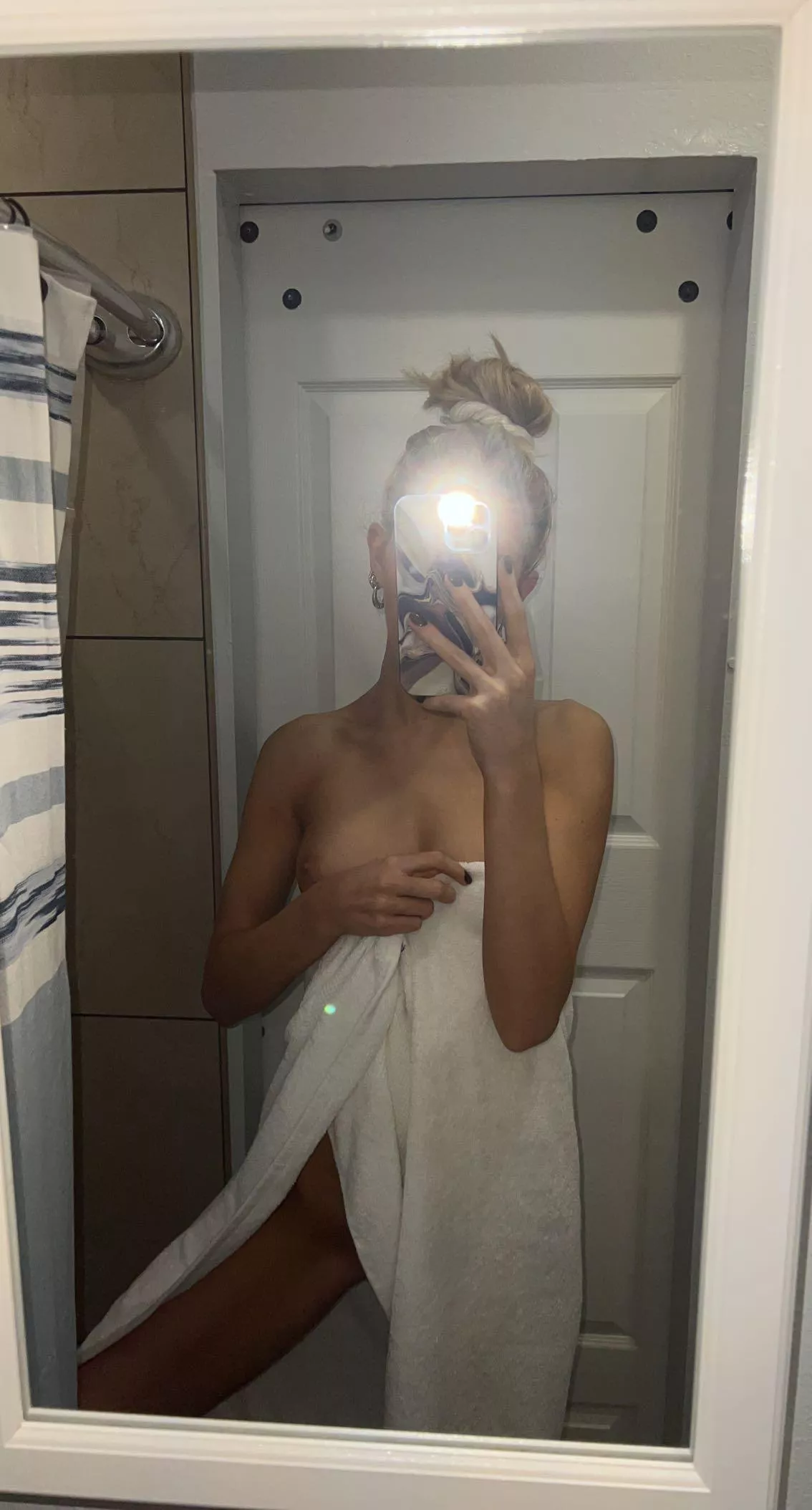 Fresh out of the shower 💦 posted by serenapaige