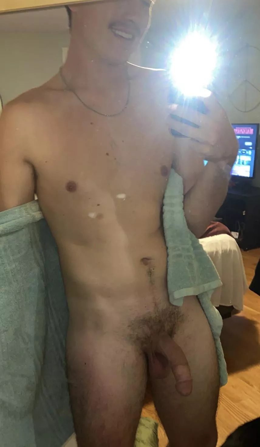 Fresh out of the shower posted by That_Dude1516