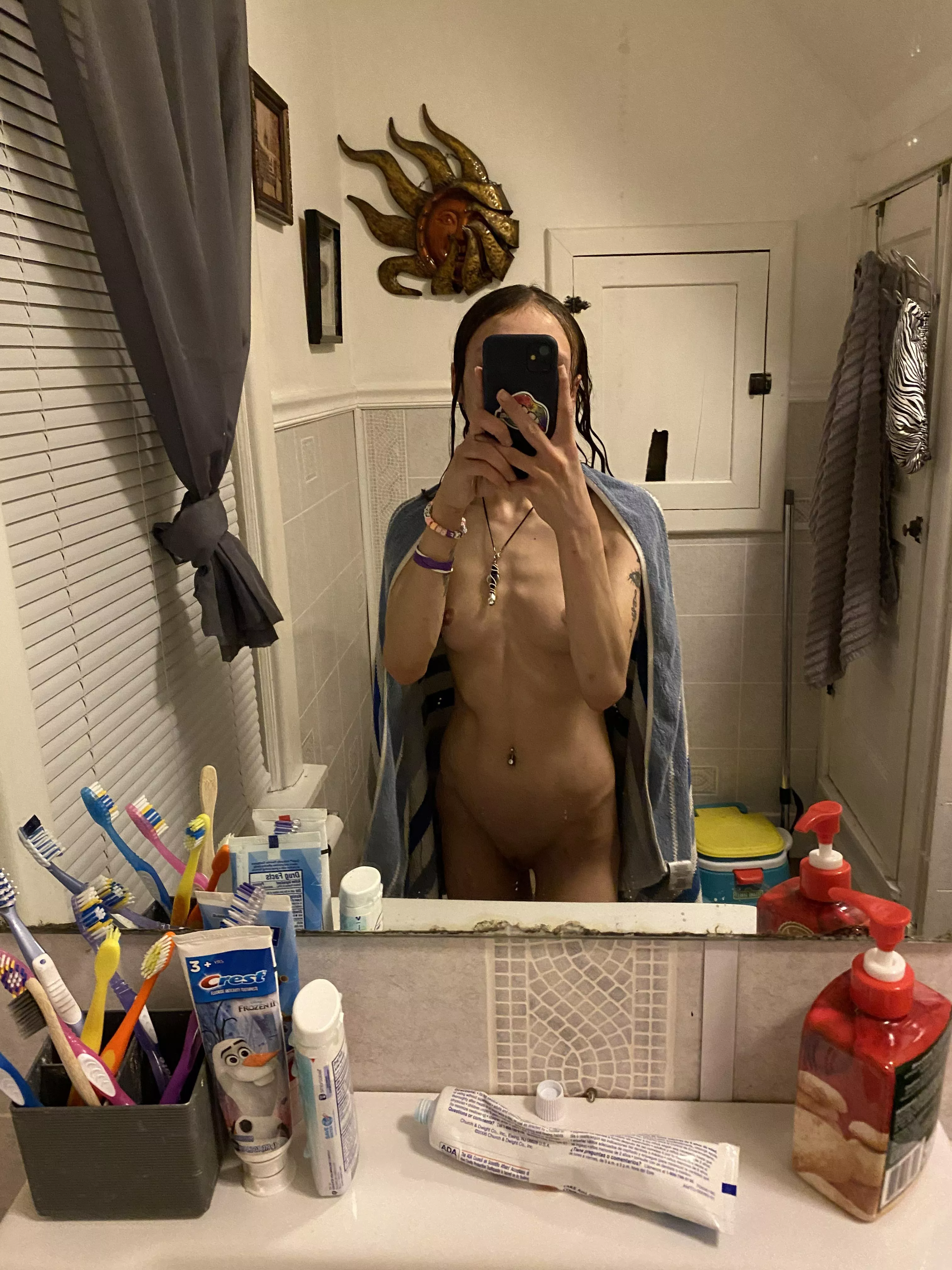 Fresh out the shower posted by petitefreak13