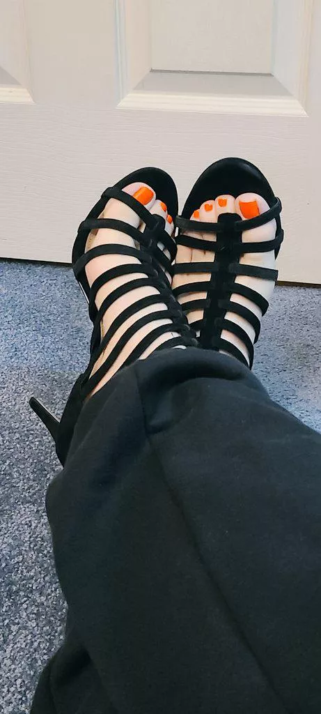 Fresh pedicure and heels posted by R_E_S_M