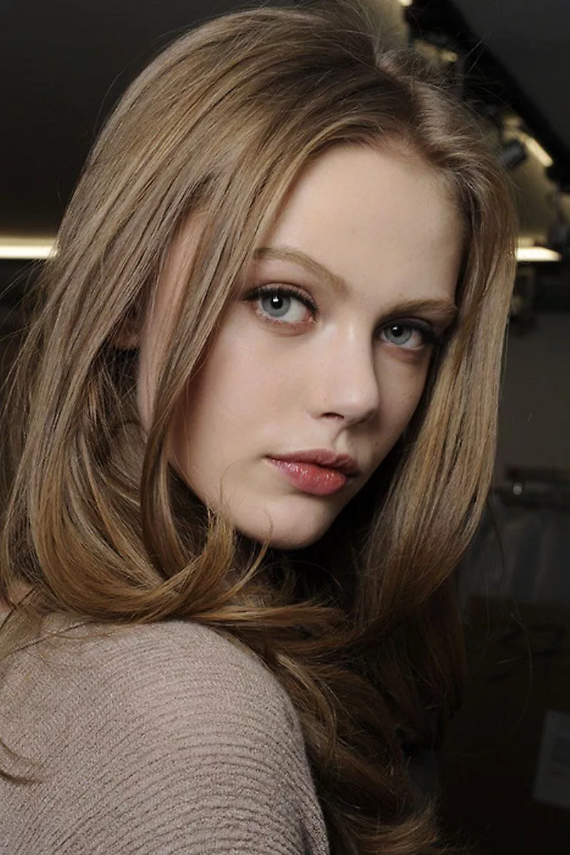 Frida Gustavsson posted by lhwchamp